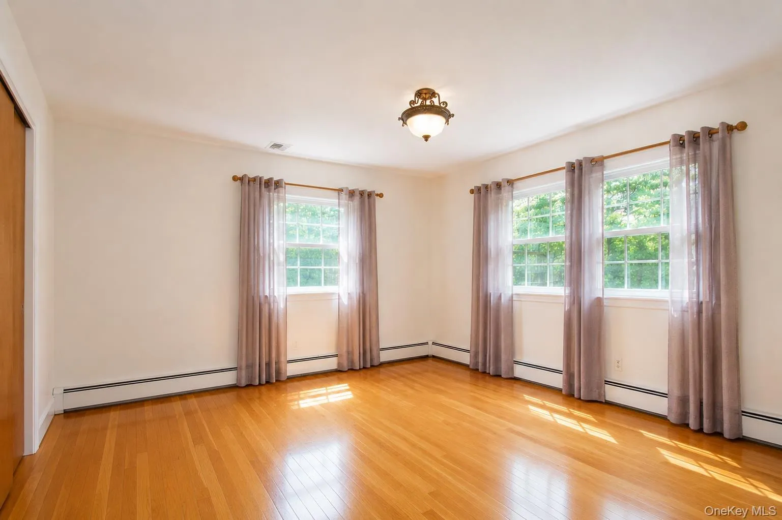 12 Princeton Drive, Huntington, NY, 5 Bedrooms Bedrooms, 7 Rooms Rooms,2 BathroomsBathrooms,Residential,For Rent,Princeton,0,1024922 12 Princeton Drive, Huntington, NY, 5 Bedrooms Bedrooms, 7 Rooms Rooms,2 BathroomsBathrooms,Residential,For Rent,Princeton,0,1024922