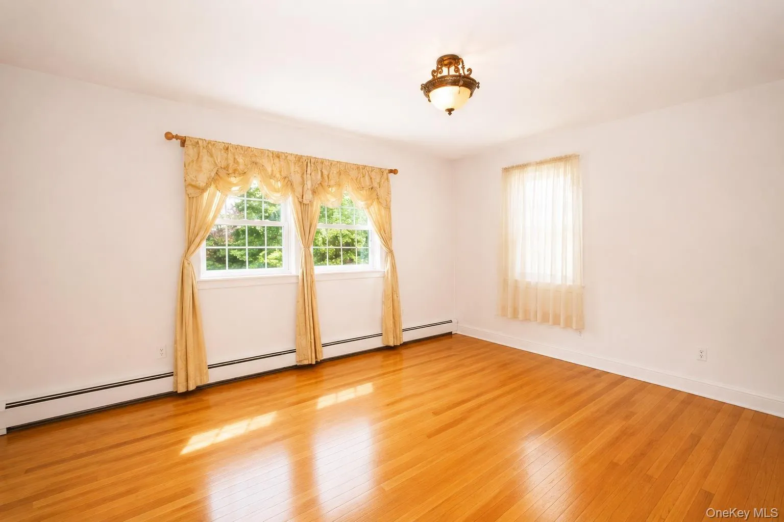12 Princeton Drive, Huntington, NY, 5 Bedrooms Bedrooms, 7 Rooms Rooms,2 BathroomsBathrooms,Residential,For Rent,Princeton,0,1024922 12 Princeton Drive, Huntington, NY, 5 Bedrooms Bedrooms, 7 Rooms Rooms,2 BathroomsBathrooms,Residential,For Rent,Princeton,0,1024922