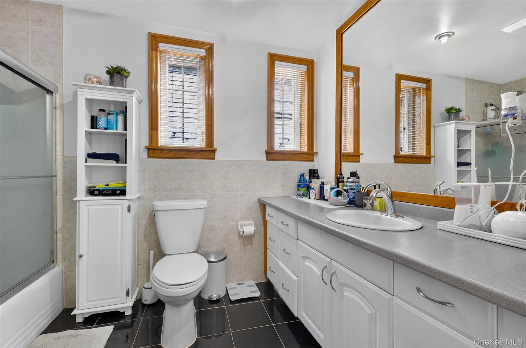 186-32 Avon Road, New York, NY, 6 Bedrooms Bedrooms, 15 Rooms Rooms,2 BathroomsBathrooms,Residential,For Rent,Avon,0,1024930 186-32 Avon Road, New York, NY, 6 Bedrooms Bedrooms, 15 Rooms Rooms,2 BathroomsBathrooms,Residential,For Rent,Avon,0,1024930