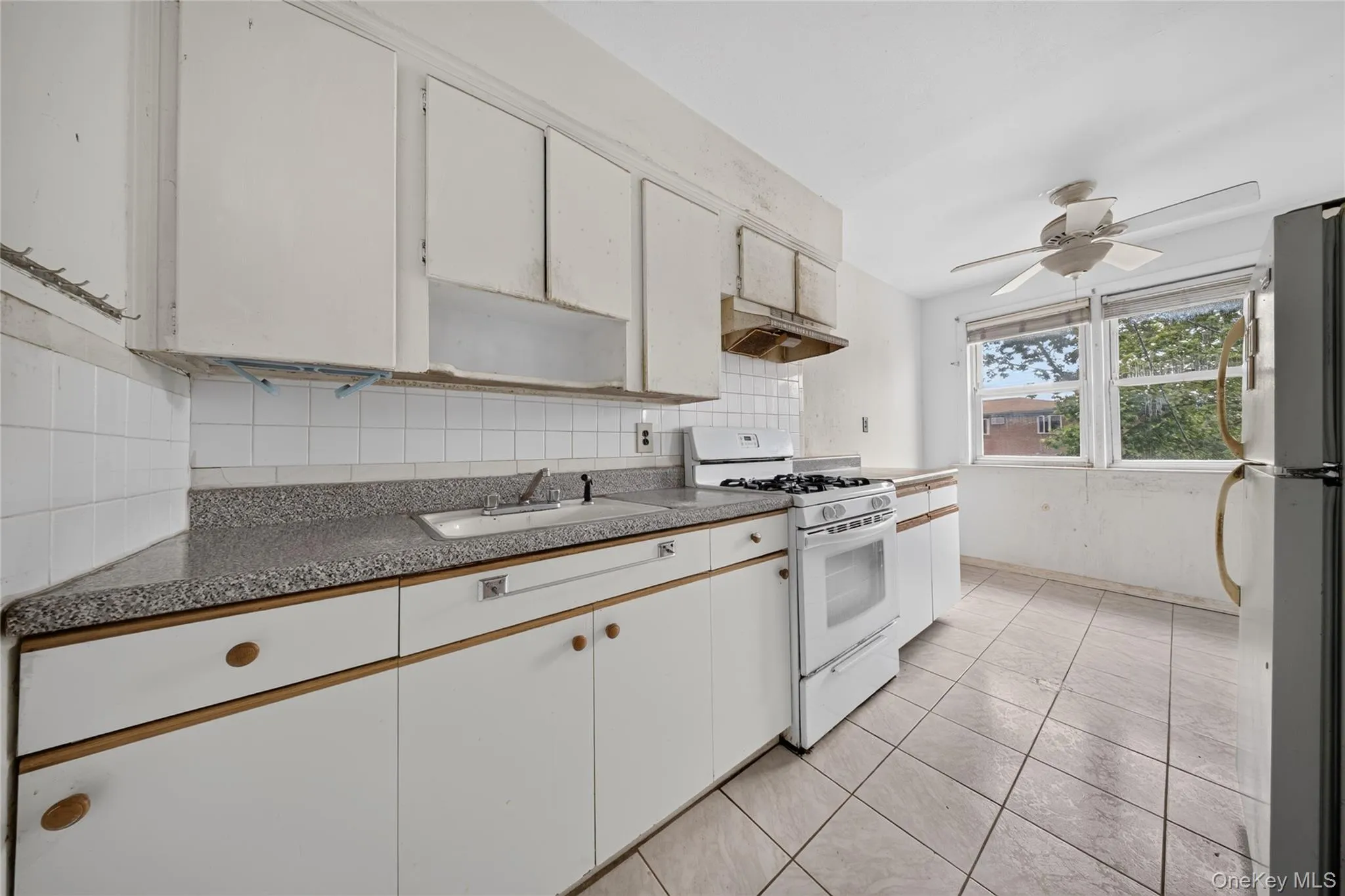 202-37 46th Avenue, New York, NY, 3 Bedrooms Bedrooms, 6 Rooms Rooms,2 BathroomsBathrooms,Residential,For Rent,46th,0,1024931 202-37 46th Avenue, New York, NY, 3 Bedrooms Bedrooms, 6 Rooms Rooms,2 BathroomsBathrooms,Residential,For Rent,46th,0,1024931