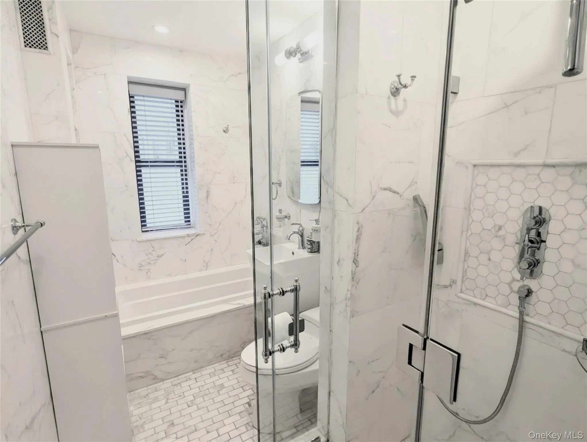 8344 Lefferts Boulevard, New York, NY, 2 Bedrooms Bedrooms, 5 Rooms Rooms,1 BathroomBathrooms,Residential,For Rent,Lefferts,0,1024933 8344 Lefferts Boulevard, New York, NY, 2 Bedrooms Bedrooms, 5 Rooms Rooms,1 BathroomBathrooms,Residential,For Rent,Lefferts,0,1024933