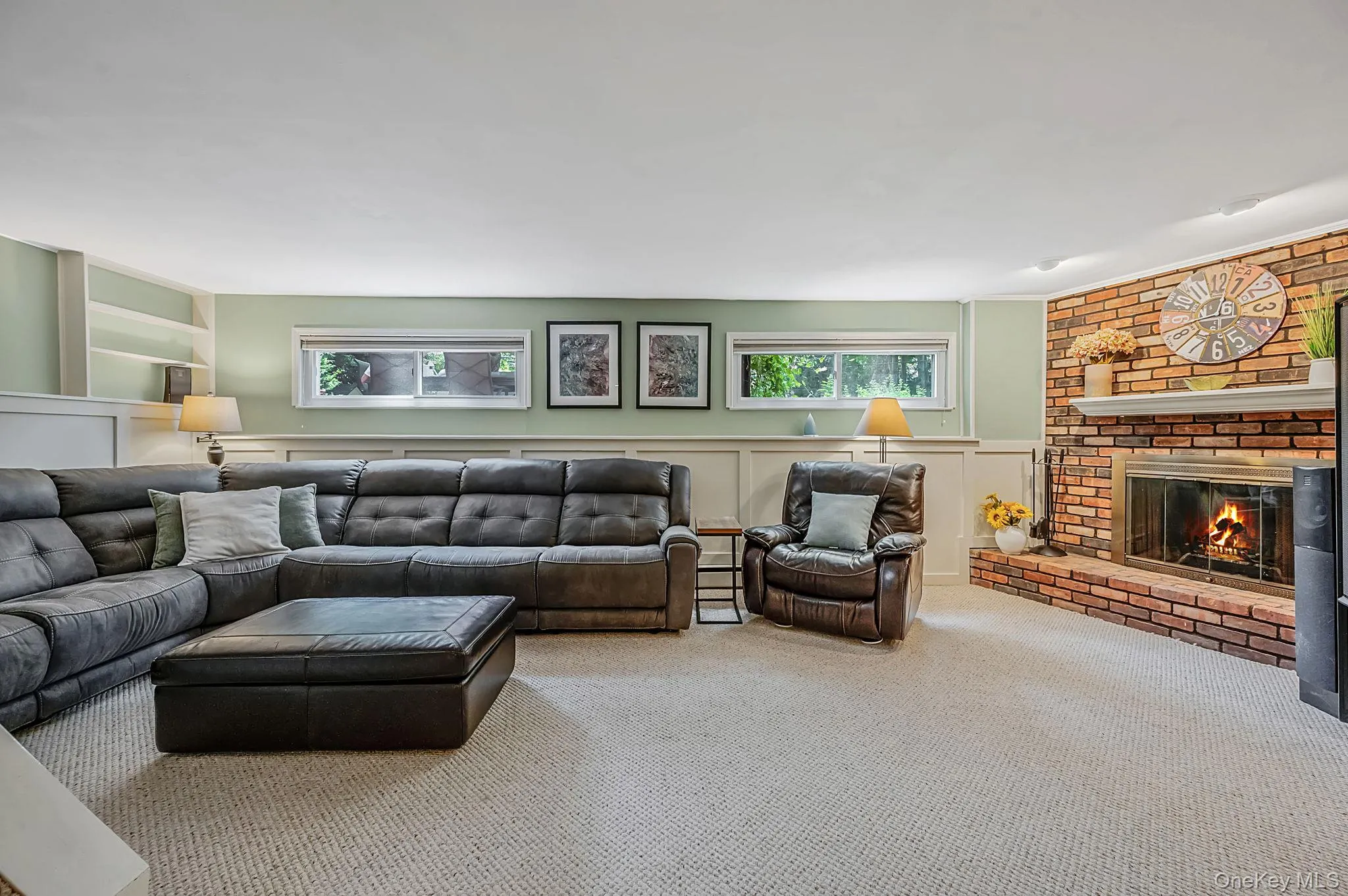Family Room w/fireplace Family Room w/fireplace