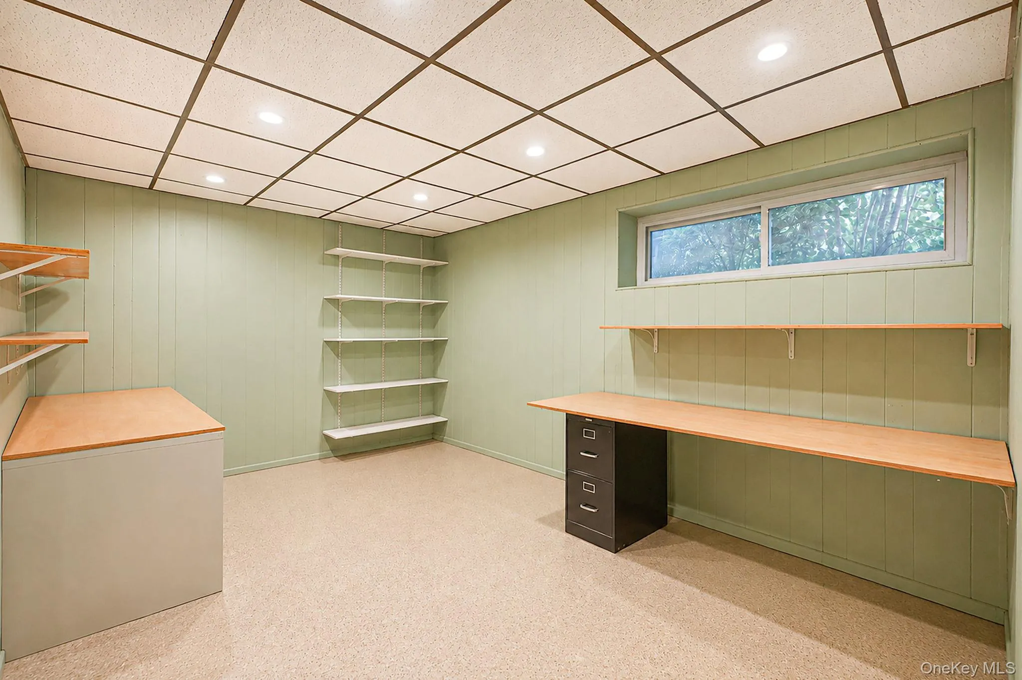 cleared out virtually home office/5th B/R cleared out virtually home office/5th B/R
