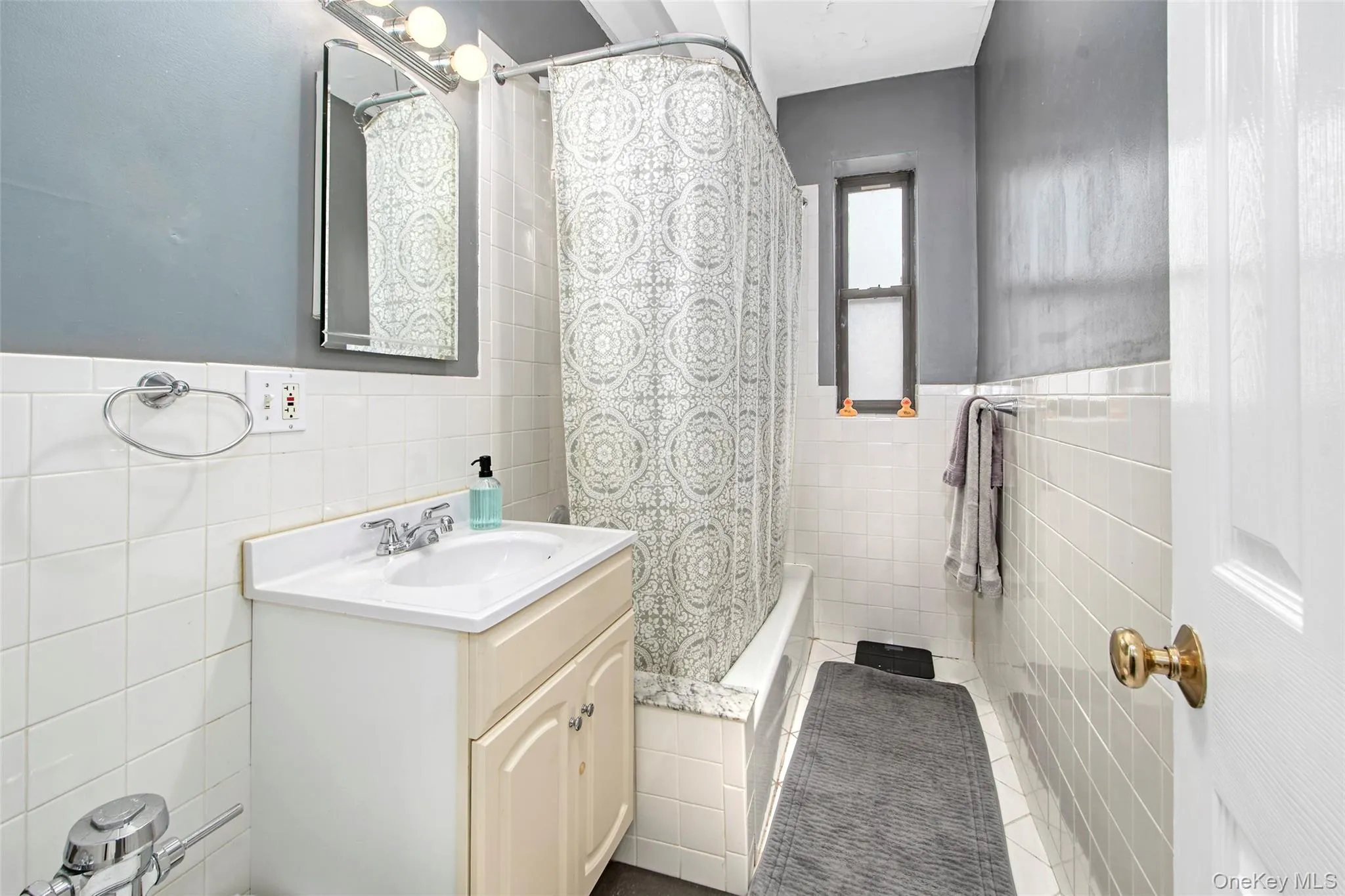 2 Greenridge Avenue, White Plains, NY, 1 Bedroom Bedrooms, 5 Rooms Rooms,1 BathroomBathrooms,Residential Lease,For Rent,Greenridge,0,1024947 2 Greenridge Avenue, White Plains, NY, 1 Bedroom Bedrooms, 5 Rooms Rooms,1 BathroomBathrooms,Residential Lease,For Rent,Greenridge,0,1024947