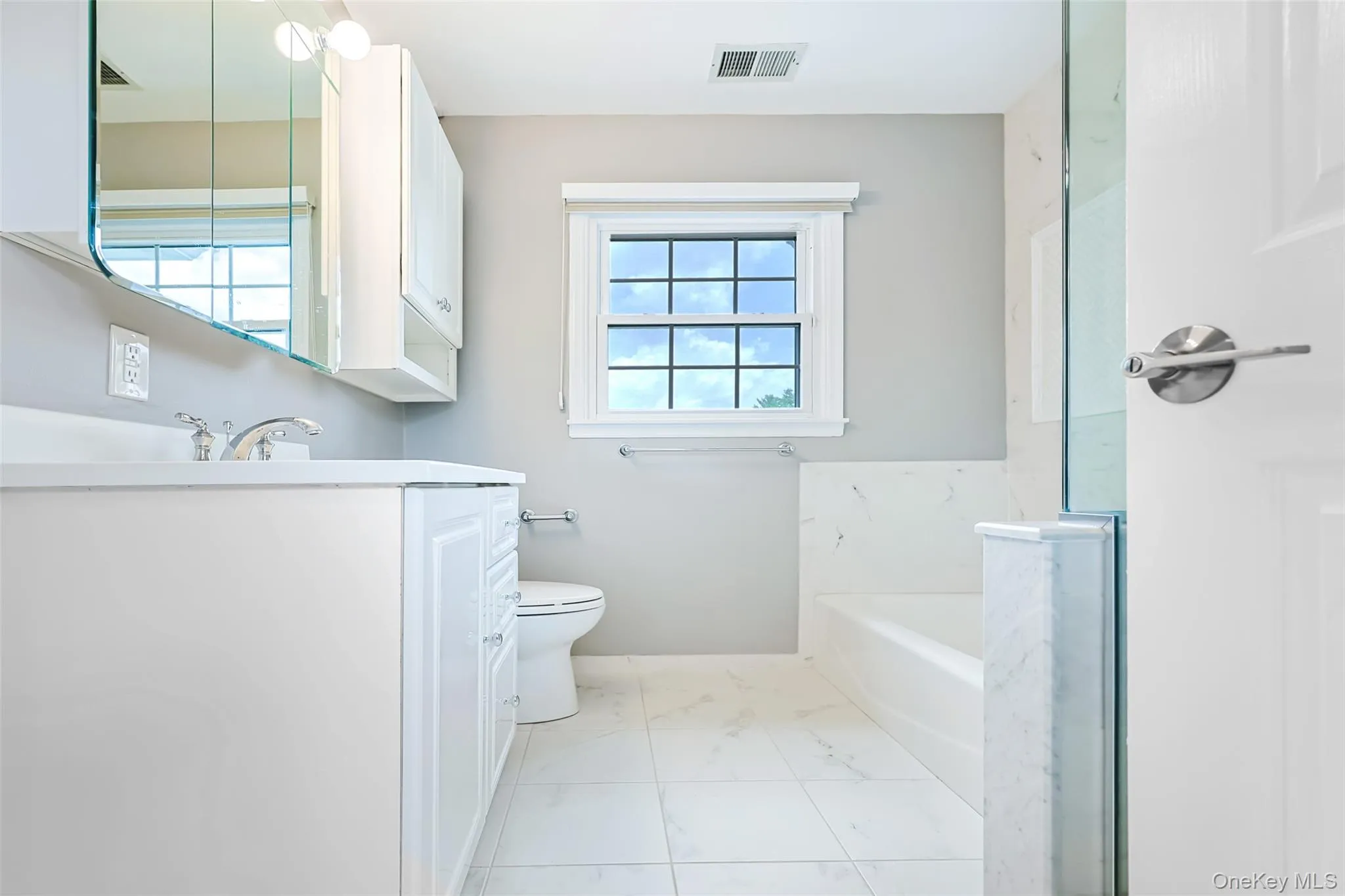 8 Parkview Drive, Oyster Bay, NY, 5 Bedrooms Bedrooms, 10 Rooms Rooms,5 BathroomsBathrooms,Residential,For Rent,Parkview,0,1024949 8 Parkview Drive, Oyster Bay, NY, 5 Bedrooms Bedrooms, 10 Rooms Rooms,5 BathroomsBathrooms,Residential,For Rent,Parkview,0,1024949
