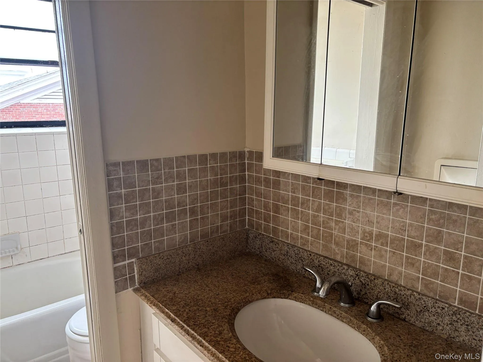 190 First Street, North Hempstead, NY, 1 Bedroom Bedrooms, 3 Rooms Rooms,1 BathroomBathrooms,Residential Lease,For Rent,First,0,1024950 190 First Street, North Hempstead, NY, 1 Bedroom Bedrooms, 3 Rooms Rooms,1 BathroomBathrooms,Residential Lease,For Rent,First,0,1024950