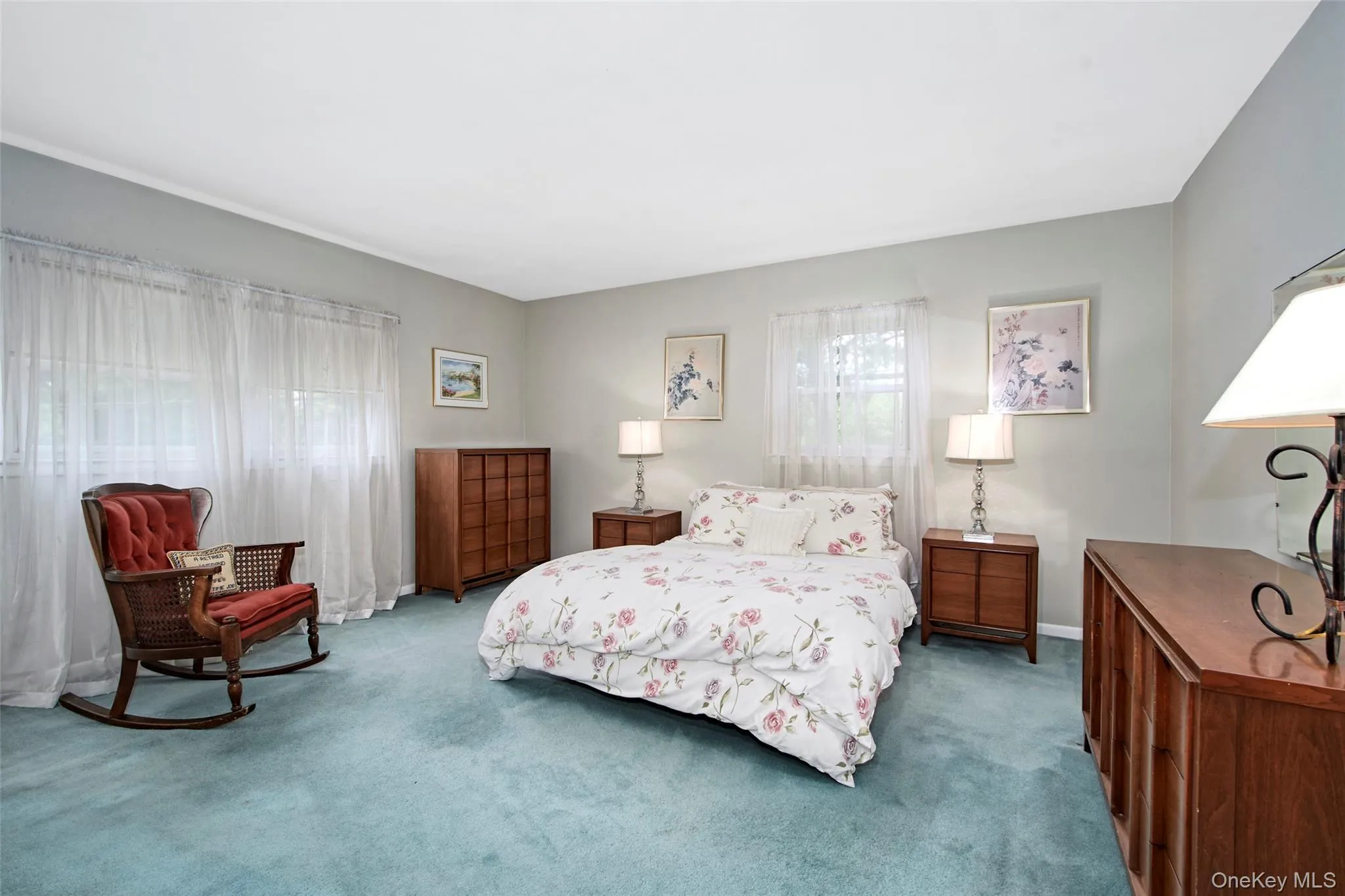 Bright with excellent space, nicely separated from other bedroom area Bright with excellent space, nicely separated from other bedroom area