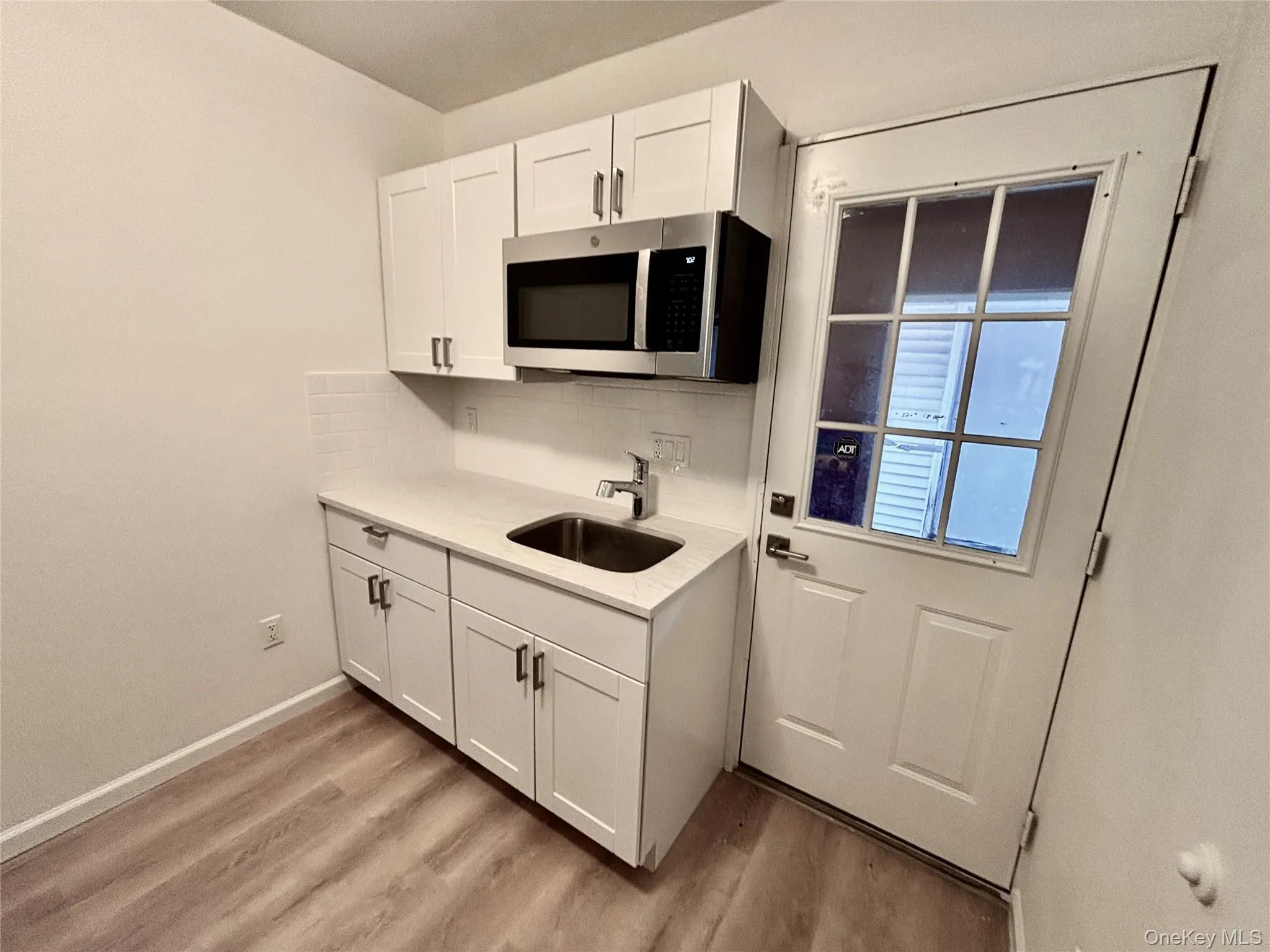 28 Davis Street, Beacon, NY, 1 Bedroom Bedrooms, 4 Rooms Rooms,1 BathroomBathrooms,Residential Lease,For Rent,Davis,0,1024958 28 Davis Street, Beacon, NY, 1 Bedroom Bedrooms, 4 Rooms Rooms,1 BathroomBathrooms,Residential Lease,For Rent,Davis,0,1024958