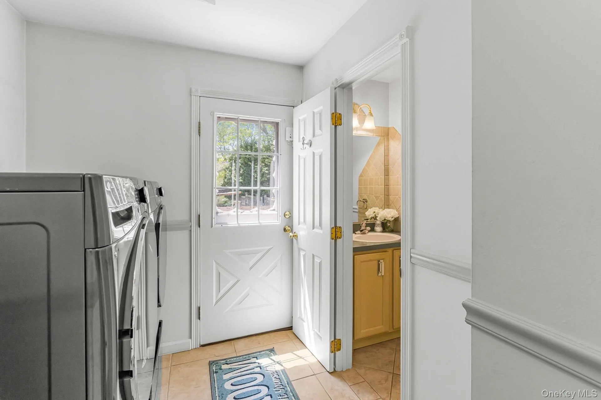 3 East Brook Road, Southampton, NY, 4 Bedrooms Bedrooms, 11 Rooms Rooms,2 BathroomsBathrooms,Residential Lease,For Rent,East Brook,0,1024960 3 East Brook Road, Southampton, NY, 4 Bedrooms Bedrooms, 11 Rooms Rooms,2 BathroomsBathrooms,Residential Lease,For Rent,East Brook,0,1024960