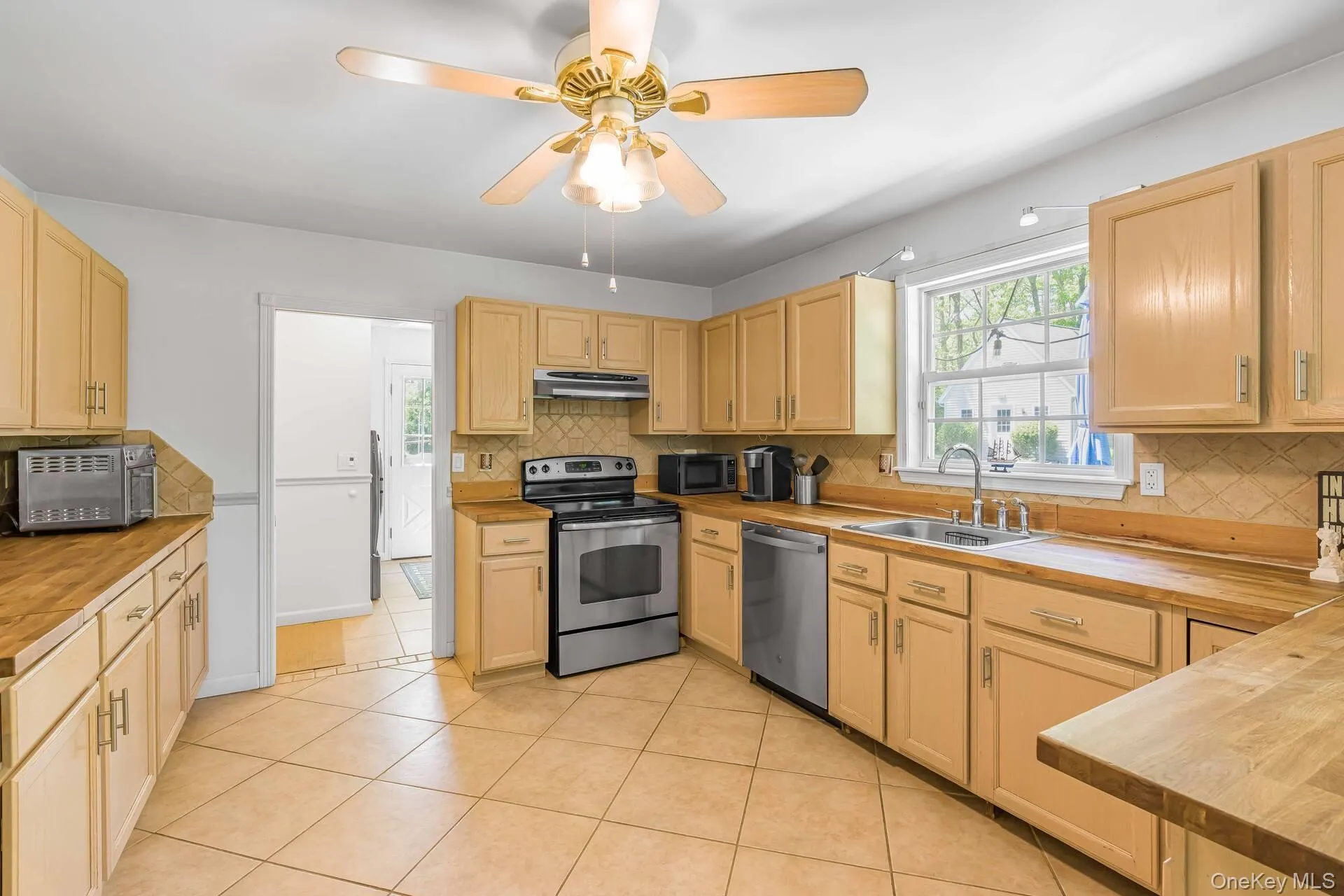 3 East Brook Road, Southampton, NY, 4 Bedrooms Bedrooms, 11 Rooms Rooms,2 BathroomsBathrooms,Residential Lease,For Rent,East Brook,0,1024960 3 East Brook Road, Southampton, NY, 4 Bedrooms Bedrooms, 11 Rooms Rooms,2 BathroomsBathrooms,Residential Lease,For Rent,East Brook,0,1024960