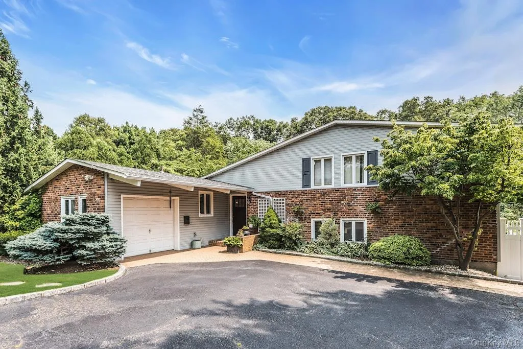 23 Highwood Road, Oyster Bay, NY, 4 Bedrooms Bedrooms, 14 Rooms Rooms,3 BathroomsBathrooms,Residential,For Rent,Highwood,0,1024963 23 Highwood Road, Oyster Bay, NY, 4 Bedrooms Bedrooms, 14 Rooms Rooms,3 BathroomsBathrooms,Residential,For Rent,Highwood,0,1024963