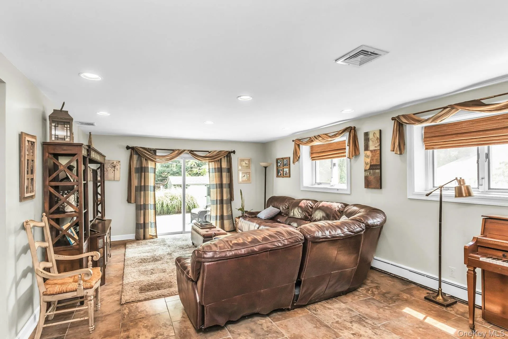 23 Highwood Road, Oyster Bay, NY, 4 Bedrooms Bedrooms, 14 Rooms Rooms,3 BathroomsBathrooms,Residential,For Rent,Highwood,0,1024963 23 Highwood Road, Oyster Bay, NY, 4 Bedrooms Bedrooms, 14 Rooms Rooms,3 BathroomsBathrooms,Residential,For Rent,Highwood,0,1024963