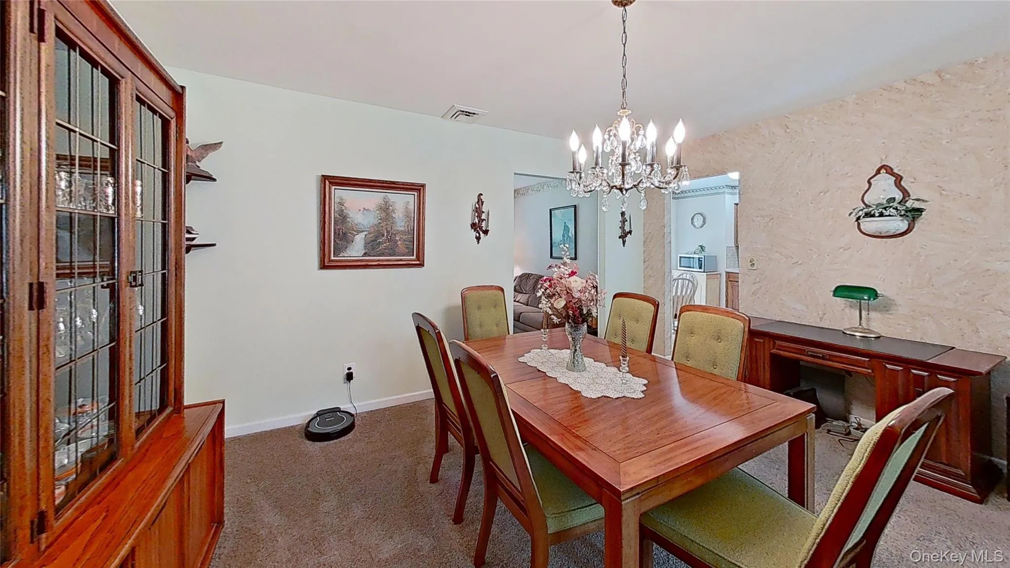 Flexible use of space is a great feature with this layout! Flexible use of space is a great feature with this layout!