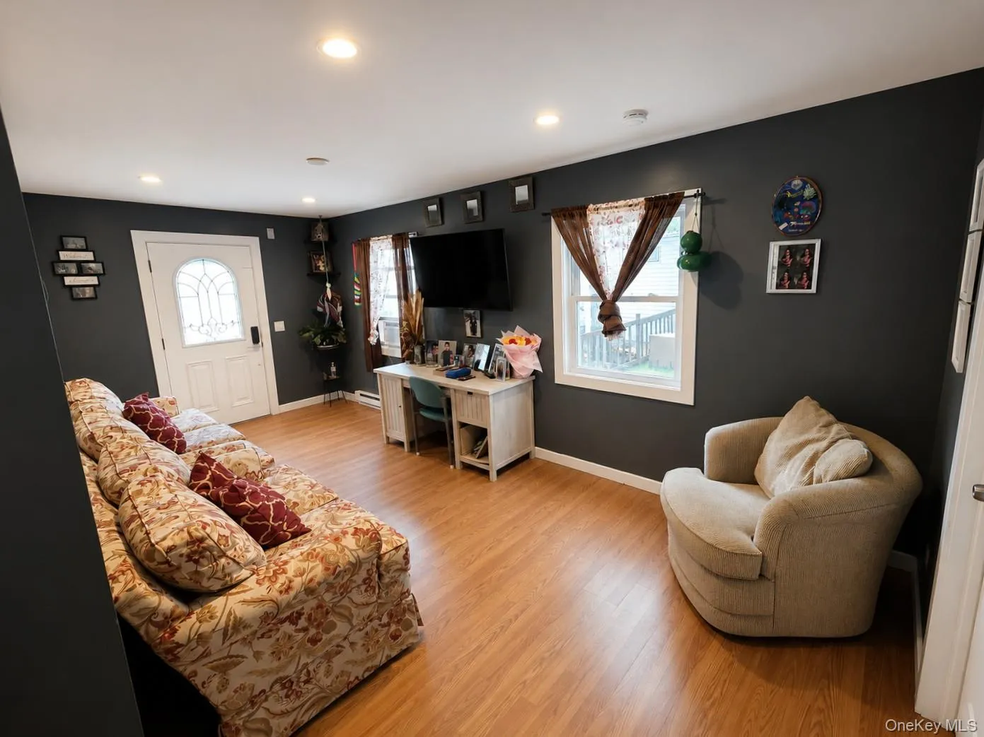 433 Mill Road, Riverhead, NY, 3 Bedrooms Bedrooms, 7 Rooms Rooms,1 BathroomBathrooms,Residential,For Rent,Mill,0,1024968 433 Mill Road, Riverhead, NY, 3 Bedrooms Bedrooms, 7 Rooms Rooms,1 BathroomBathrooms,Residential,For Rent,Mill,0,1024968