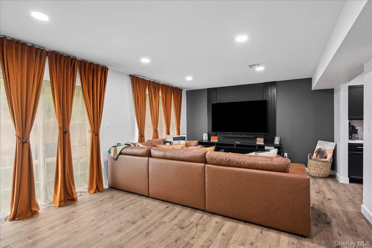 46 Pond Hill Lane, Montgomery, NY, 2 Bedrooms Bedrooms, 8 Rooms Rooms,2 BathroomsBathrooms,Residential,For Rent,Pond Hill,0,1024972 46 Pond Hill Lane, Montgomery, NY, 2 Bedrooms Bedrooms, 8 Rooms Rooms,2 BathroomsBathrooms,Residential,For Rent,Pond Hill,0,1024972
