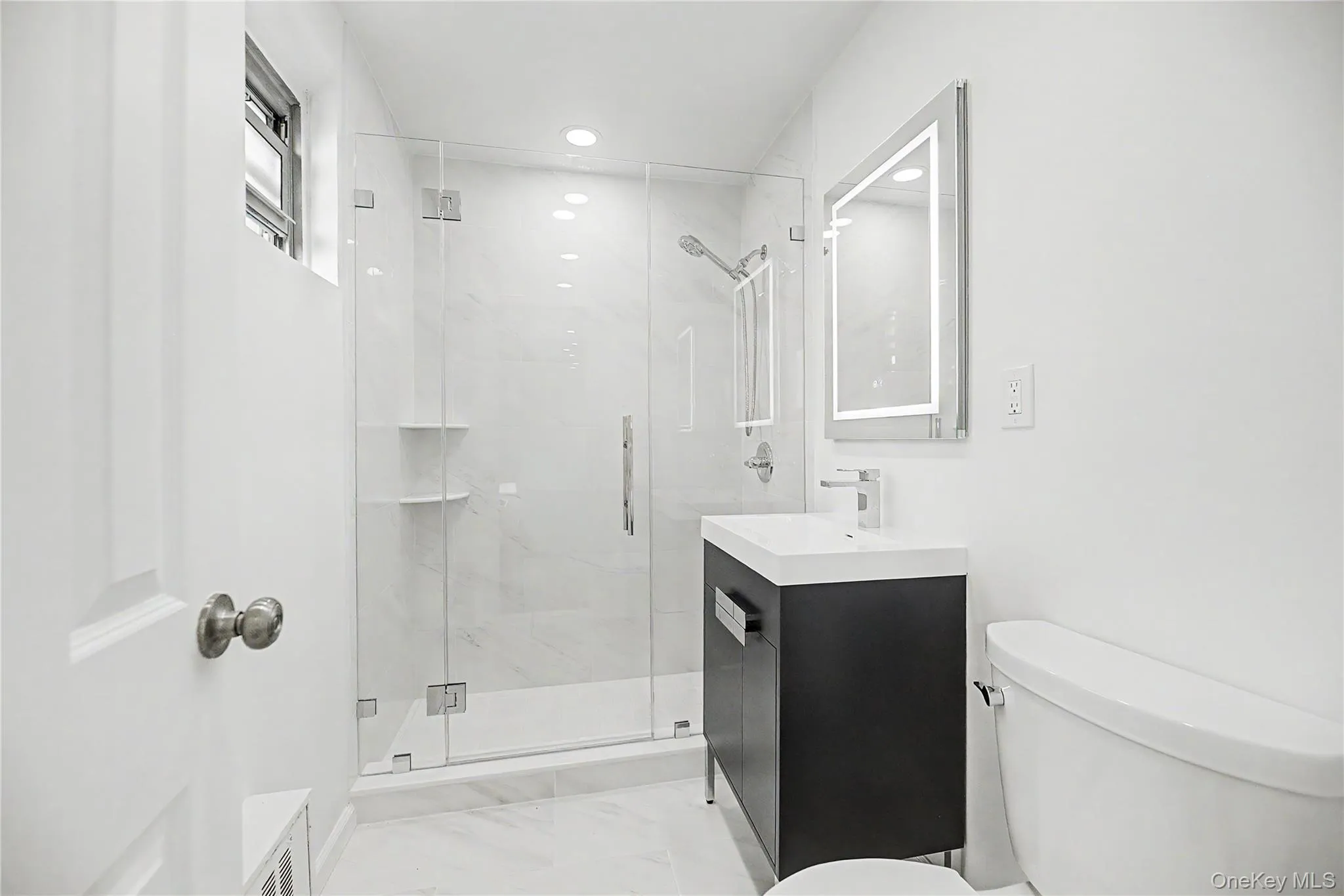 56 Doyer Avenue, White Plains, NY, 2 Bedrooms Bedrooms, 5 Rooms Rooms,2 BathroomsBathrooms,Residential,For Rent,Doyer,0,1024976 56 Doyer Avenue, White Plains, NY, 2 Bedrooms Bedrooms, 5 Rooms Rooms,2 BathroomsBathrooms,Residential,For Rent,Doyer,0,1024976