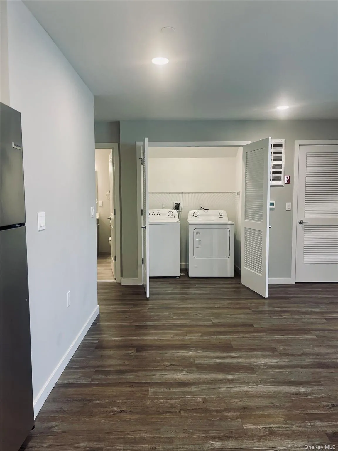 221 Eastview Drive, Islip, NY, 2 Bedrooms Bedrooms, 4 Rooms Rooms,2 BathroomsBathrooms,Residential Lease,For Rent,Eastview,0,1024981 221 Eastview Drive, Islip, NY, 2 Bedrooms Bedrooms, 4 Rooms Rooms,2 BathroomsBathrooms,Residential Lease,For Rent,Eastview,0,1024981