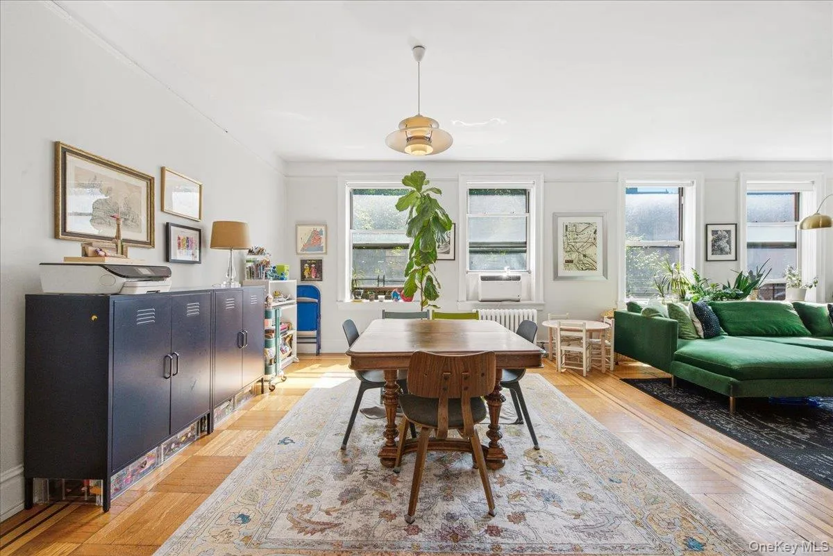 37-28 80th Street, New York, NY, 2 Bedrooms Bedrooms, 5 Rooms Rooms,1 BathroomBathrooms,Residential,For Rent,80th,0,1024983 37-28 80th Street, New York, NY, 2 Bedrooms Bedrooms, 5 Rooms Rooms,1 BathroomBathrooms,Residential,For Rent,80th,0,1024983