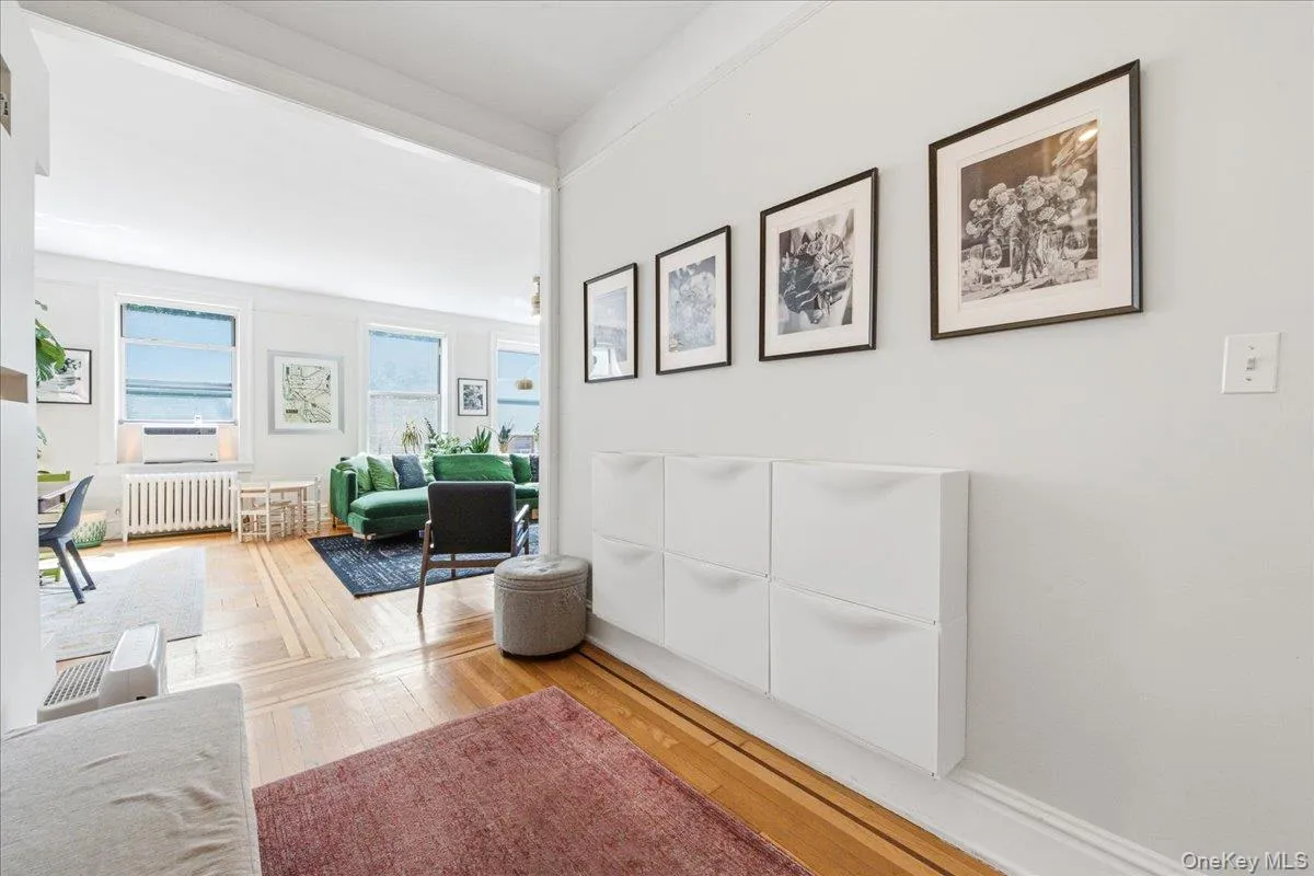 37-28 80th Street, New York, NY, 2 Bedrooms Bedrooms, 5 Rooms Rooms,1 BathroomBathrooms,Residential,For Rent,80th,0,1024983 37-28 80th Street, New York, NY, 2 Bedrooms Bedrooms, 5 Rooms Rooms,1 BathroomBathrooms,Residential,For Rent,80th,0,1024983