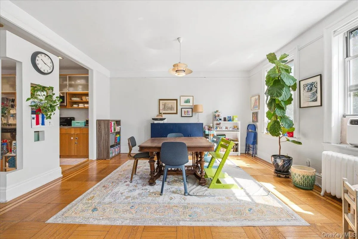 37-28 80th Street, New York, NY, 2 Bedrooms Bedrooms, 5 Rooms Rooms,1 BathroomBathrooms,Residential,For Rent,80th,0,1024983 37-28 80th Street, New York, NY, 2 Bedrooms Bedrooms, 5 Rooms Rooms,1 BathroomBathrooms,Residential,For Rent,80th,0,1024983