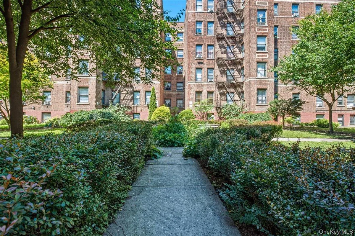 37-28 80th Street, New York, NY, 2 Bedrooms Bedrooms, 5 Rooms Rooms,1 BathroomBathrooms,Residential,For Rent,80th,0,1024983 37-28 80th Street, New York, NY, 2 Bedrooms Bedrooms, 5 Rooms Rooms,1 BathroomBathrooms,Residential,For Rent,80th,0,1024983