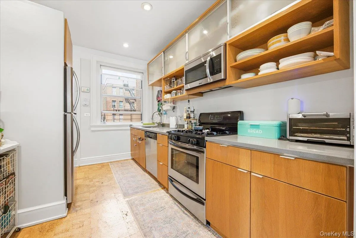 37-28 80th Street, New York, NY, 2 Bedrooms Bedrooms, 5 Rooms Rooms,1 BathroomBathrooms,Residential,For Rent,80th,0,1024983 37-28 80th Street, New York, NY, 2 Bedrooms Bedrooms, 5 Rooms Rooms,1 BathroomBathrooms,Residential,For Rent,80th,0,1024983