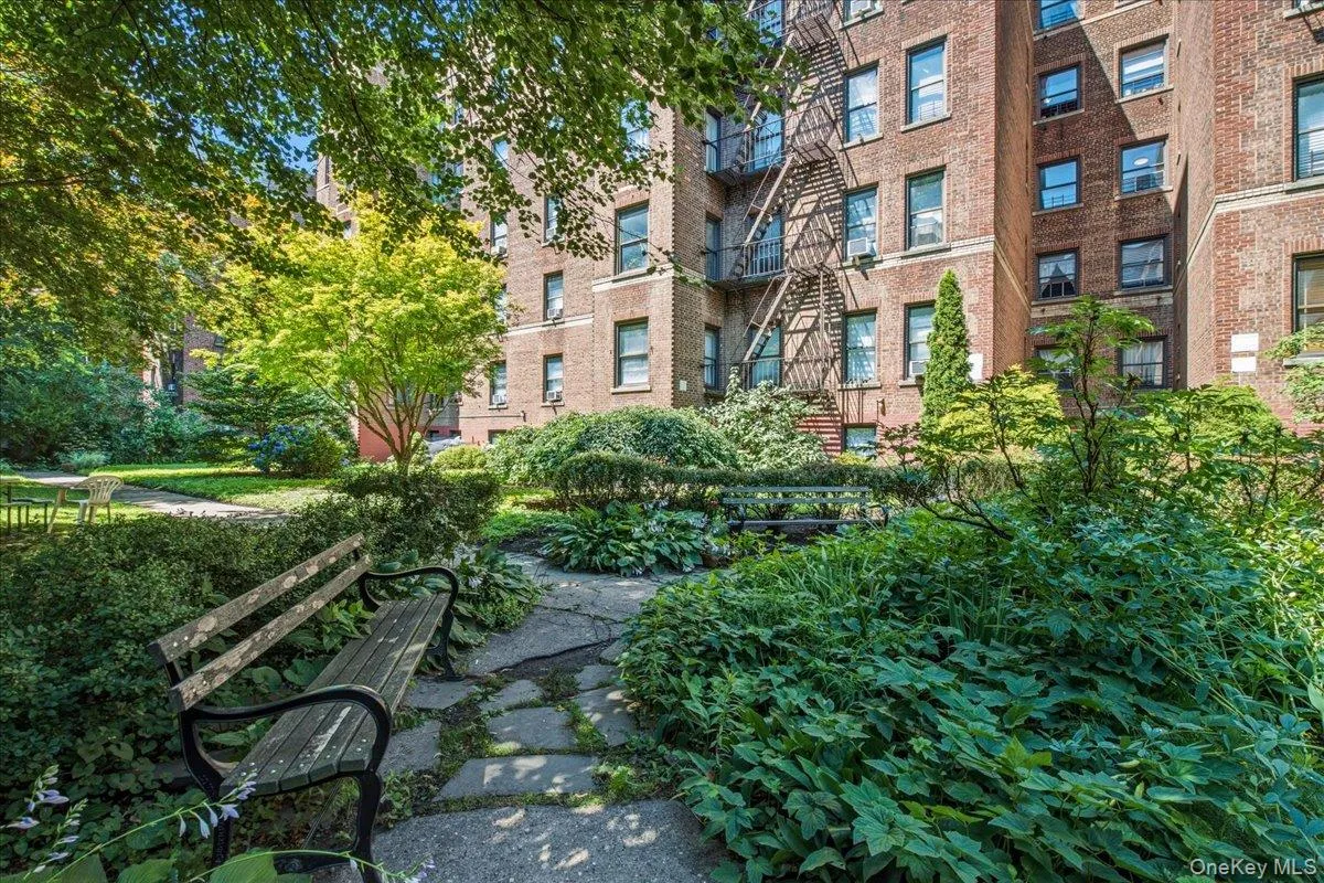 37-28 80th Street, New York, NY, 2 Bedrooms Bedrooms, 5 Rooms Rooms,1 BathroomBathrooms,Residential,For Rent,80th,0,1024983 37-28 80th Street, New York, NY, 2 Bedrooms Bedrooms, 5 Rooms Rooms,1 BathroomBathrooms,Residential,For Rent,80th,0,1024983