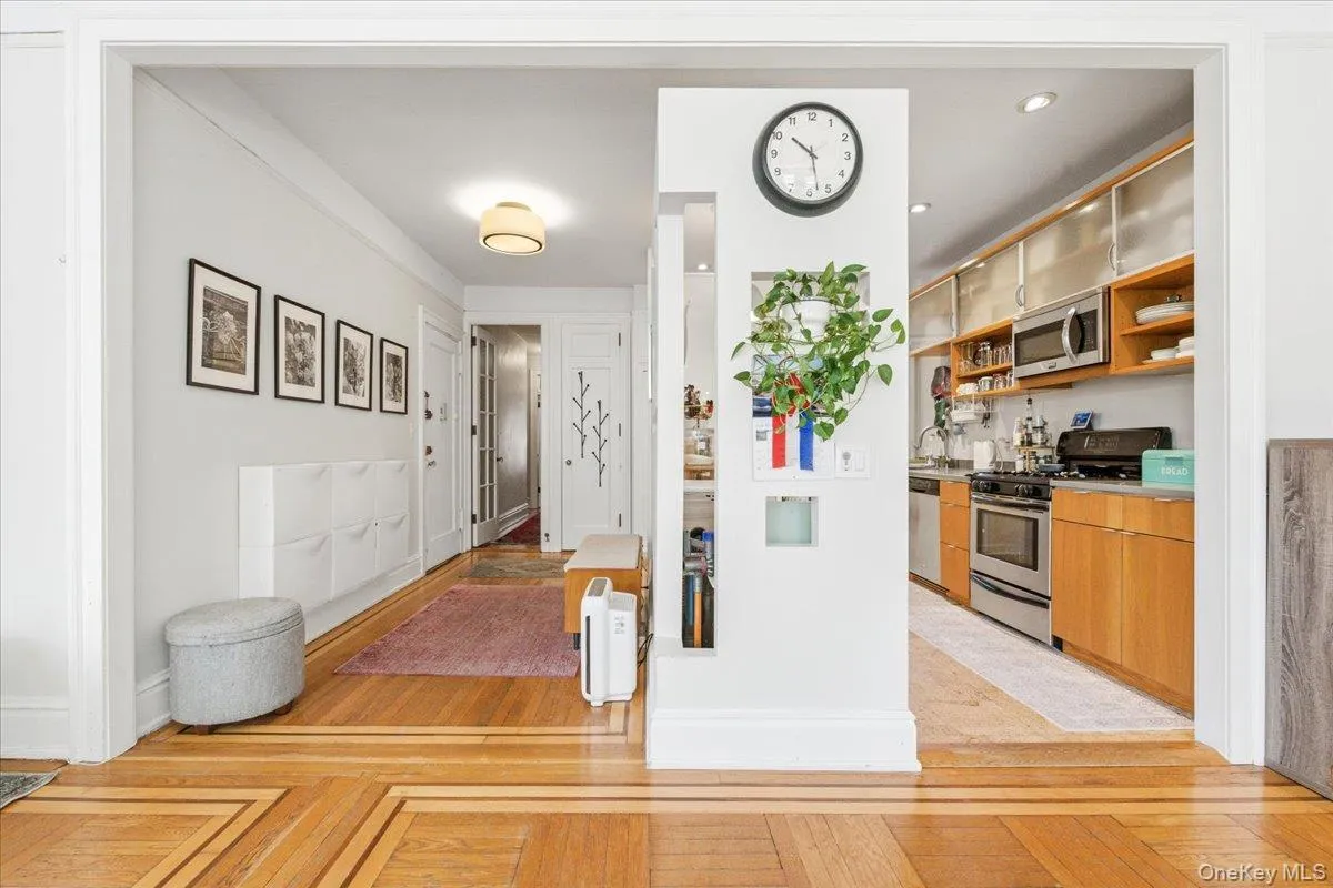 37-28 80th Street, New York, NY, 2 Bedrooms Bedrooms, 5 Rooms Rooms,1 BathroomBathrooms,Residential,For Rent,80th,0,1024983 37-28 80th Street, New York, NY, 2 Bedrooms Bedrooms, 5 Rooms Rooms,1 BathroomBathrooms,Residential,For Rent,80th,0,1024983