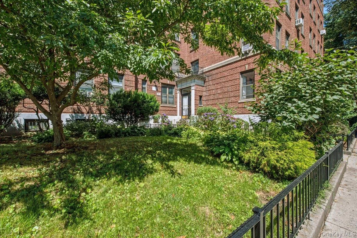 37-28 80th Street, New York, NY, 2 Bedrooms Bedrooms, 5 Rooms Rooms,1 BathroomBathrooms,Residential,For Rent,80th,0,1024983 37-28 80th Street, New York, NY, 2 Bedrooms Bedrooms, 5 Rooms Rooms,1 BathroomBathrooms,Residential,For Rent,80th,0,1024983