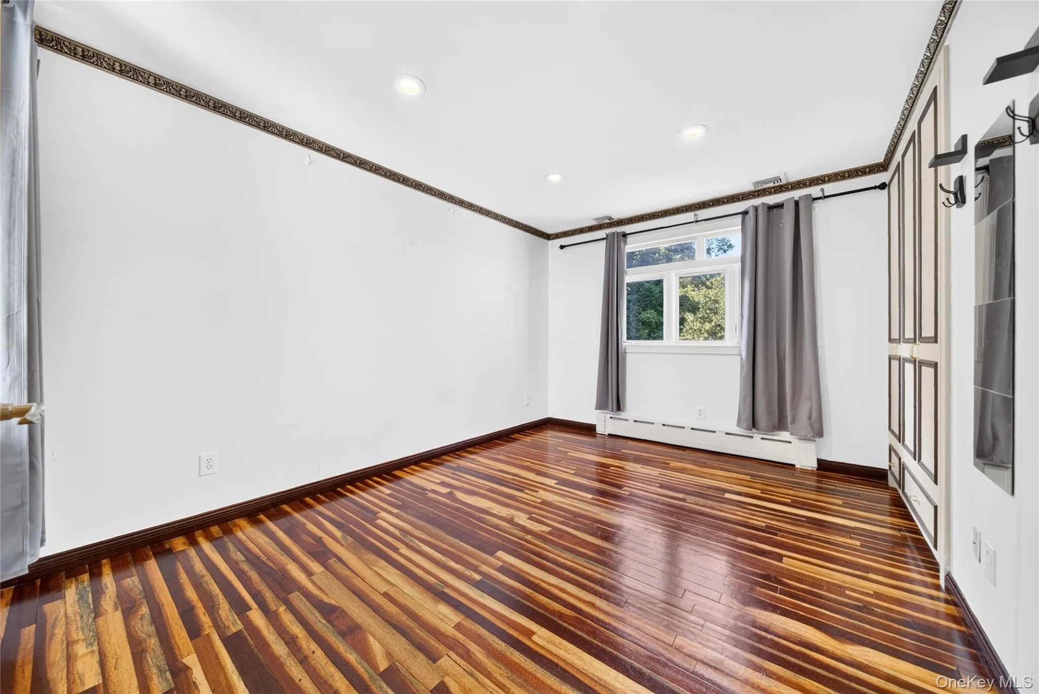 8433 Wareham Place, New York, NY, 5 Bedrooms Bedrooms, 12 Rooms Rooms,2 BathroomsBathrooms,Residential,For Rent,Wareham,0,1024985 8433 Wareham Place, New York, NY, 5 Bedrooms Bedrooms, 12 Rooms Rooms,2 BathroomsBathrooms,Residential,For Rent,Wareham,0,1024985
