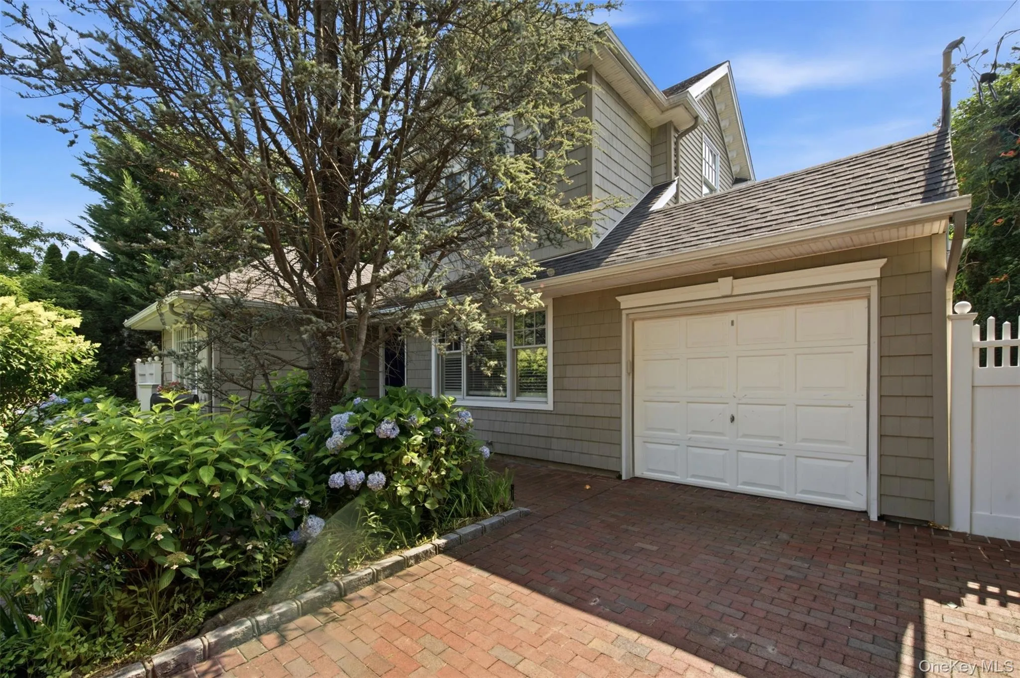 1273 Lake Shore Drive, Oyster Bay, NY, 3 Bedrooms Bedrooms, 6 Rooms Rooms,2 BathroomsBathrooms,Residential,For Rent,Lake Shore,0,1024988 1273 Lake Shore Drive, Oyster Bay, NY, 3 Bedrooms Bedrooms, 6 Rooms Rooms,2 BathroomsBathrooms,Residential,For Rent,Lake Shore,0,1024988