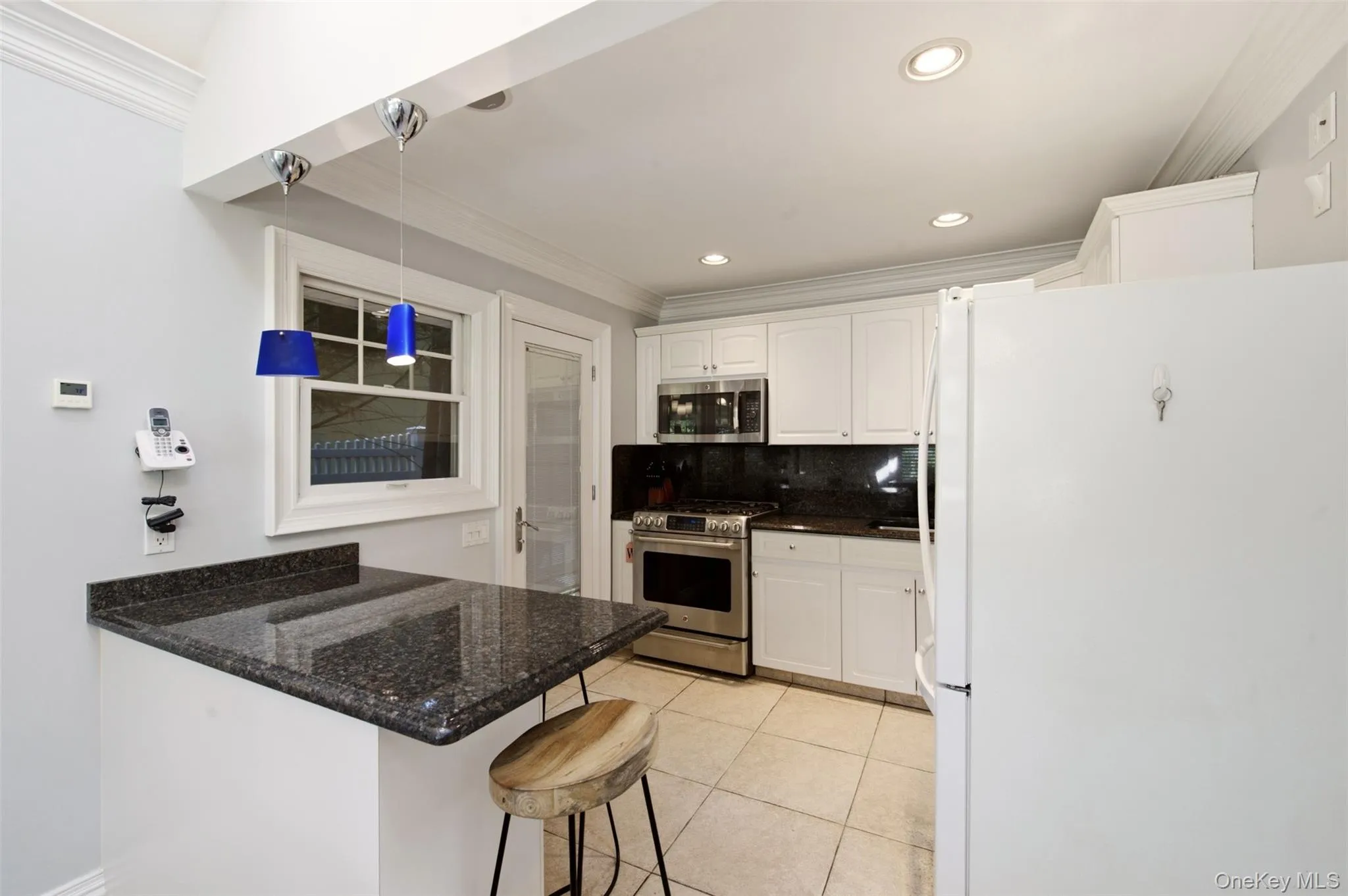 1273 Lake Shore Drive, Oyster Bay, NY, 3 Bedrooms Bedrooms, 6 Rooms Rooms,2 BathroomsBathrooms,Residential,For Rent,Lake Shore,0,1024988 1273 Lake Shore Drive, Oyster Bay, NY, 3 Bedrooms Bedrooms, 6 Rooms Rooms,2 BathroomsBathrooms,Residential,For Rent,Lake Shore,0,1024988