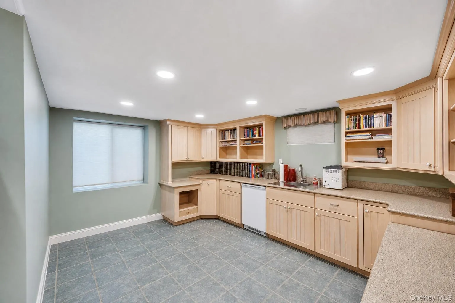 16 Ashland Avenue, North Hempstead, NY, 4 Bedrooms Bedrooms, 11 Rooms Rooms,4 BathroomsBathrooms,Residential,For Rent,Ashland,0,1024991 16 Ashland Avenue, North Hempstead, NY, 4 Bedrooms Bedrooms, 11 Rooms Rooms,4 BathroomsBathrooms,Residential,For Rent,Ashland,0,1024991