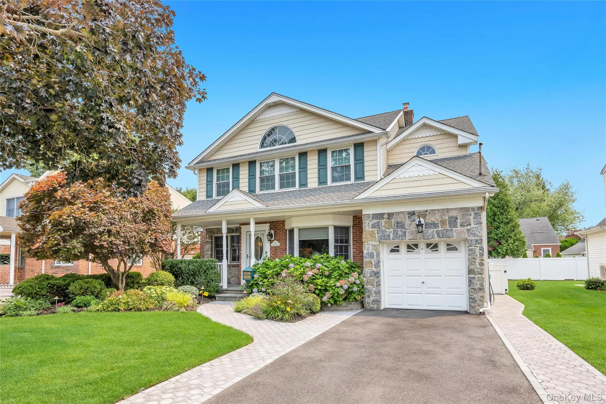 16 Ashland Avenue, North Hempstead, NY, 4 Bedrooms Bedrooms, 11 Rooms Rooms,4 BathroomsBathrooms,Residential,For Rent,Ashland,0,1024991 16 Ashland Avenue, North Hempstead, NY, 4 Bedrooms Bedrooms, 11 Rooms Rooms,4 BathroomsBathrooms,Residential,For Rent,Ashland,0,1024991