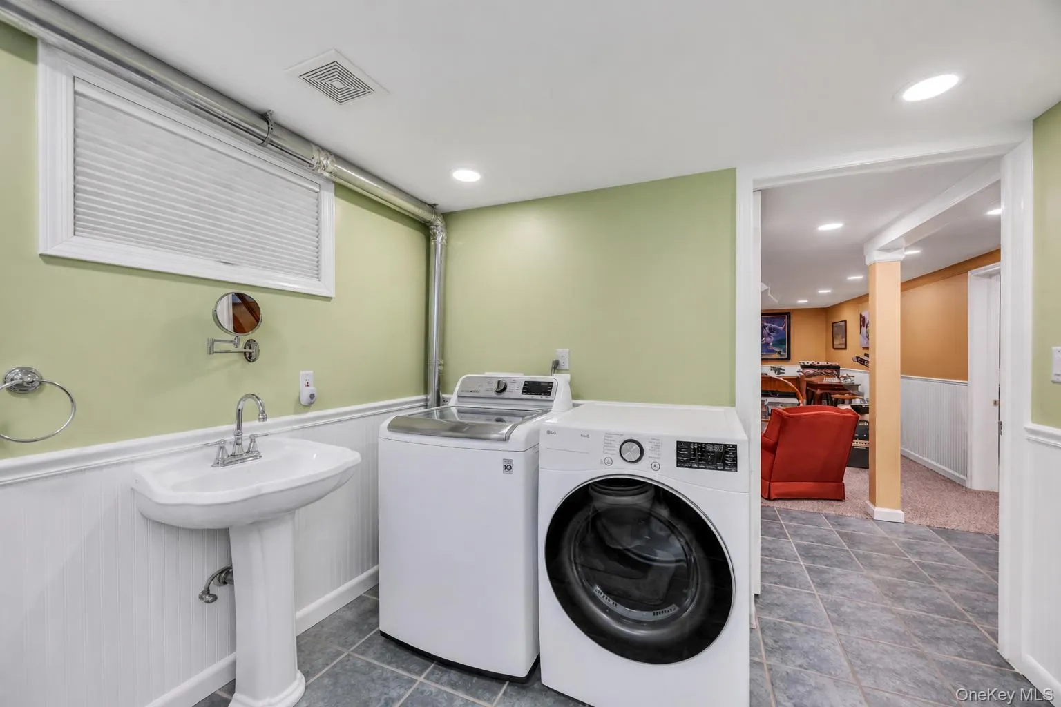 16 Ashland Avenue, North Hempstead, NY, 4 Bedrooms Bedrooms, 11 Rooms Rooms,4 BathroomsBathrooms,Residential,For Rent,Ashland,0,1024991 16 Ashland Avenue, North Hempstead, NY, 4 Bedrooms Bedrooms, 11 Rooms Rooms,4 BathroomsBathrooms,Residential,For Rent,Ashland,0,1024991