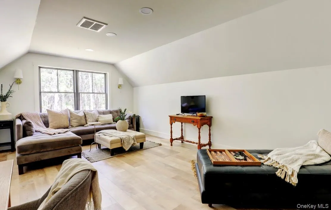 26 Victoria Lane, Rochester, NY, 4 Bedrooms Bedrooms, 12 Rooms Rooms,2 BathroomsBathrooms,Residential,For Rent,Victoria,0,1024995 26 Victoria Lane, Rochester, NY, 4 Bedrooms Bedrooms, 12 Rooms Rooms,2 BathroomsBathrooms,Residential,For Rent,Victoria,0,1024995