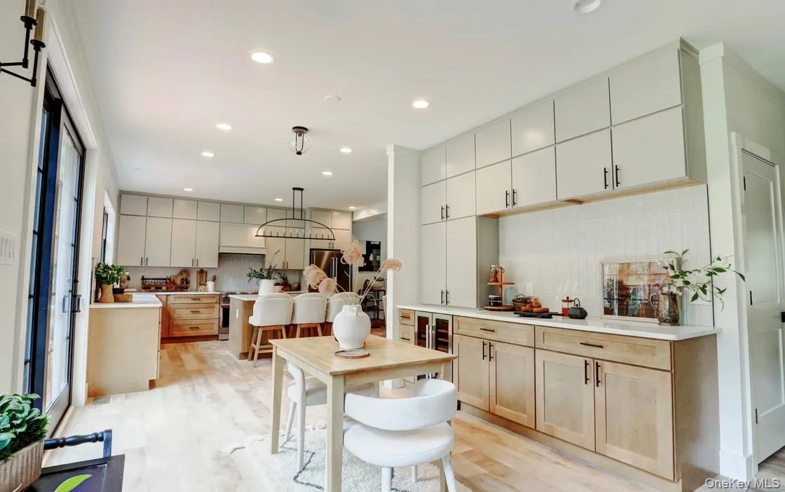 26 Victoria Lane, Rochester, NY, 4 Bedrooms Bedrooms, 12 Rooms Rooms,2 BathroomsBathrooms,Residential,For Rent,Victoria,0,1024995 26 Victoria Lane, Rochester, NY, 4 Bedrooms Bedrooms, 12 Rooms Rooms,2 BathroomsBathrooms,Residential,For Rent,Victoria,0,1024995
