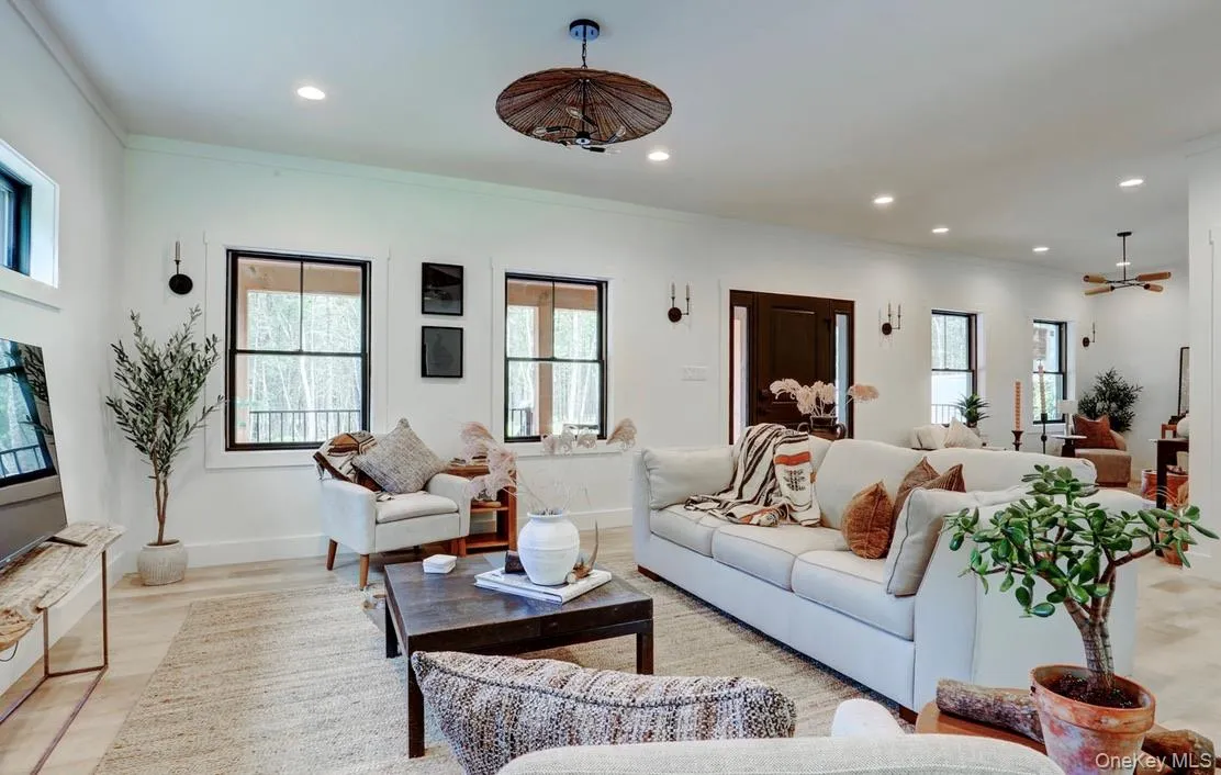 26 Victoria Lane, Rochester, NY, 4 Bedrooms Bedrooms, 12 Rooms Rooms,2 BathroomsBathrooms,Residential,For Rent,Victoria,0,1024995 26 Victoria Lane, Rochester, NY, 4 Bedrooms Bedrooms, 12 Rooms Rooms,2 BathroomsBathrooms,Residential,For Rent,Victoria,0,1024995