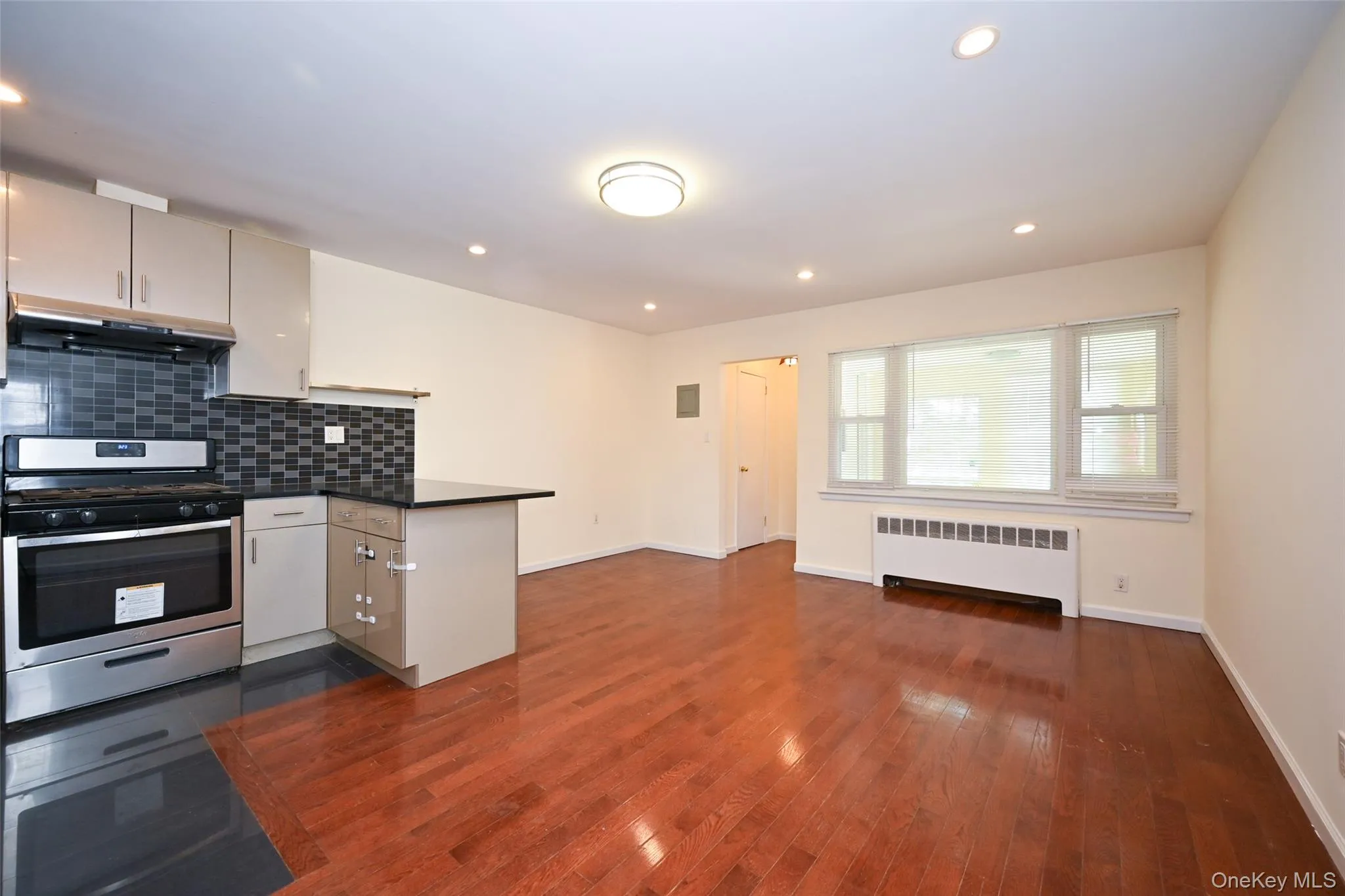 137-10 64th Road, New York, NY, 3 Bedrooms Bedrooms, 9 Rooms Rooms,2 BathroomsBathrooms,Residential,For Rent,64th,0,1024996 137-10 64th Road, New York, NY, 3 Bedrooms Bedrooms, 9 Rooms Rooms,2 BathroomsBathrooms,Residential,For Rent,64th,0,1024996