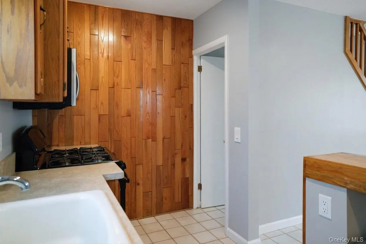 4317 249th Street, New York, NY, 3 Bedrooms Bedrooms, 6 Rooms Rooms,1 BathroomBathrooms,Residential Lease,For Rent,249th,0,1025006 4317 249th Street, New York, NY, 3 Bedrooms Bedrooms, 6 Rooms Rooms,1 BathroomBathrooms,Residential Lease,For Rent,249th,0,1025006