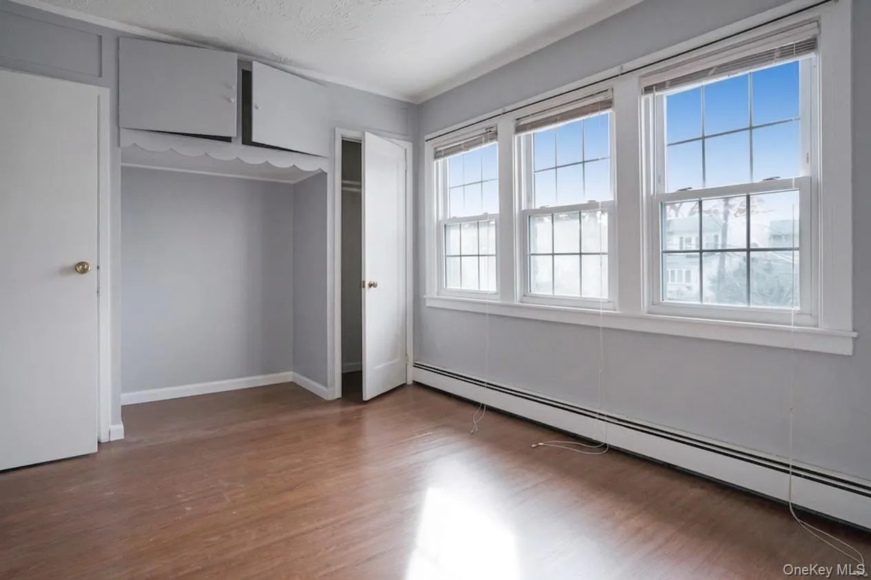 4317 249th Street, New York, NY, 3 Bedrooms Bedrooms, 6 Rooms Rooms,1 BathroomBathrooms,Residential Lease,For Rent,249th,0,1025006 4317 249th Street, New York, NY, 3 Bedrooms Bedrooms, 6 Rooms Rooms,1 BathroomBathrooms,Residential Lease,For Rent,249th,0,1025006