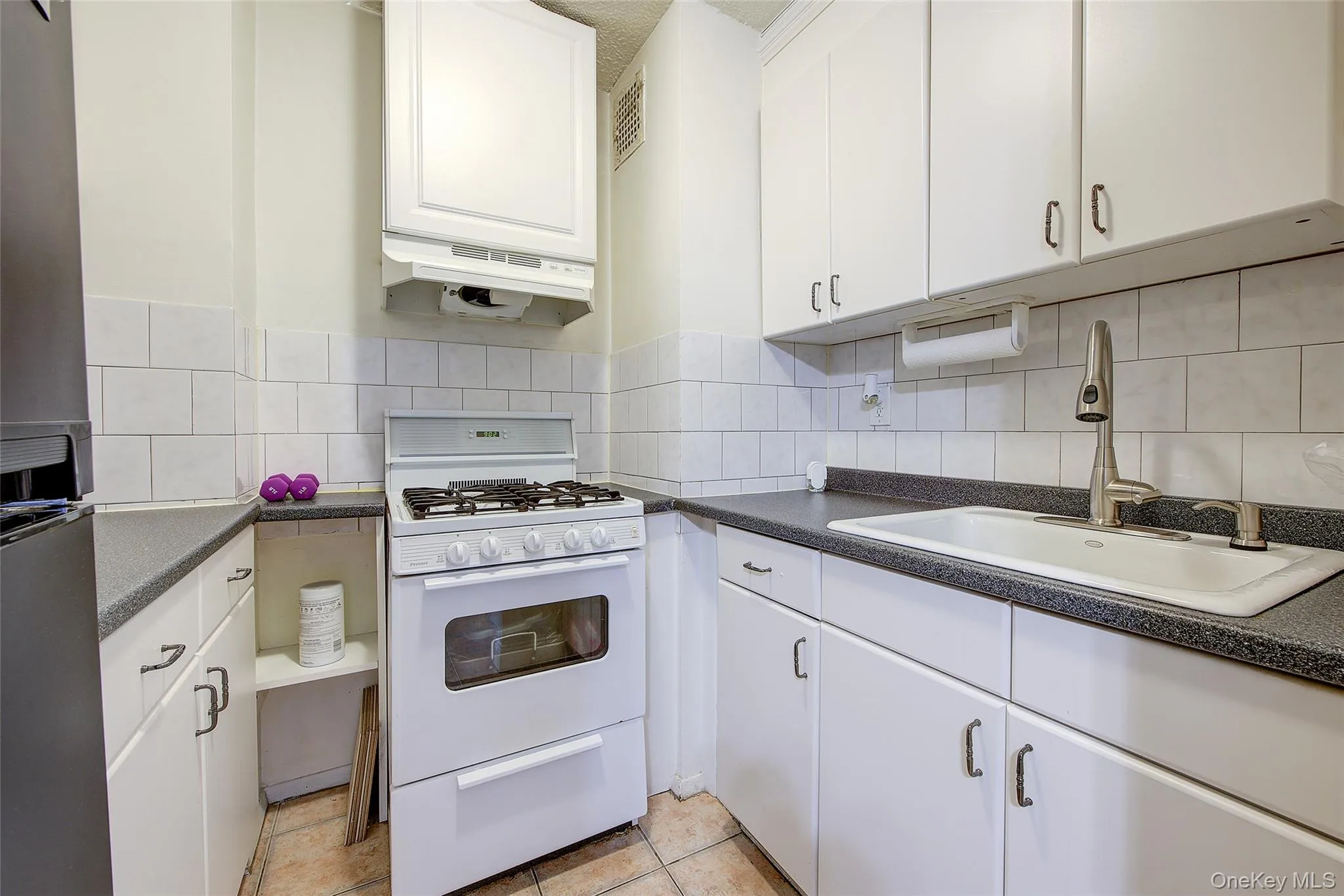 118-17 Union Turnpike, New York, NY, 3 Rooms Rooms,1 BathroomBathrooms,Residential,For Rent,Union,0,1025007 118-17 Union Turnpike, New York, NY, 3 Rooms Rooms,1 BathroomBathrooms,Residential,For Rent,Union,0,1025007