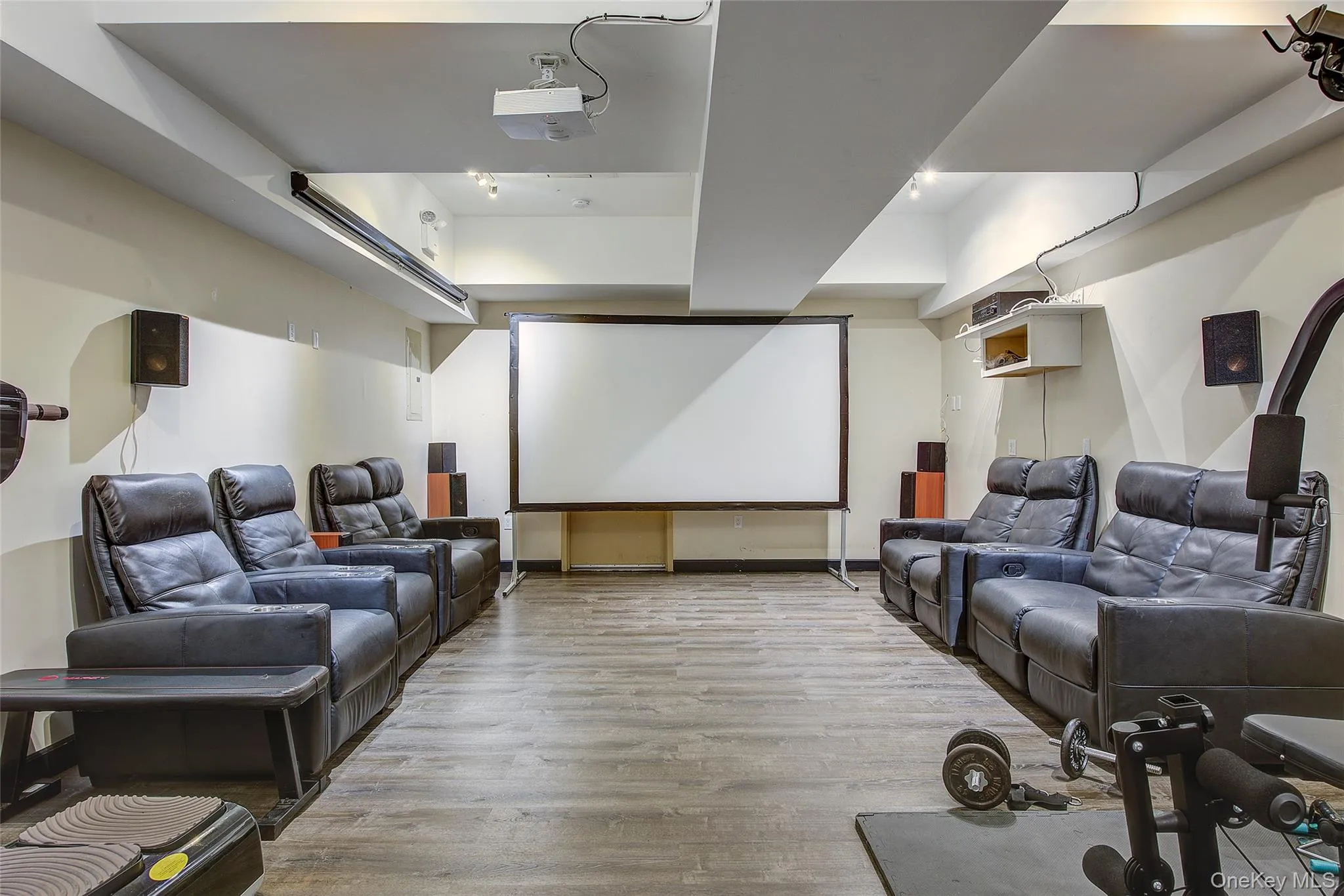 118-17 Union Turnpike, New York, NY, 3 Rooms Rooms,1 BathroomBathrooms,Residential,For Rent,Union,0,1025007 118-17 Union Turnpike, New York, NY, 3 Rooms Rooms,1 BathroomBathrooms,Residential,For Rent,Union,0,1025007