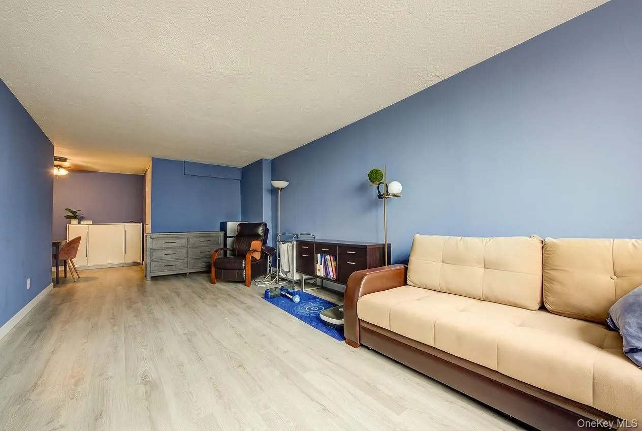 118-17 Union Turnpike, New York, NY, 3 Rooms Rooms,1 BathroomBathrooms,Residential,For Rent,Union,0,1025007 118-17 Union Turnpike, New York, NY, 3 Rooms Rooms,1 BathroomBathrooms,Residential,For Rent,Union,0,1025007