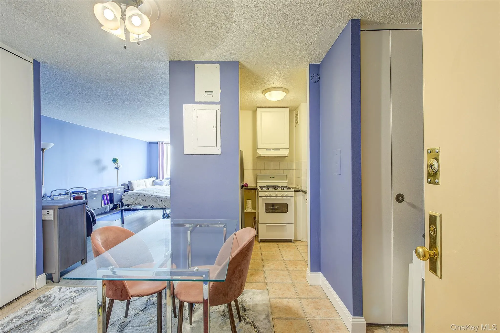 118-17 Union Turnpike, New York, NY, 3 Rooms Rooms,1 BathroomBathrooms,Residential,For Rent,Union,0,1025007 118-17 Union Turnpike, New York, NY, 3 Rooms Rooms,1 BathroomBathrooms,Residential,For Rent,Union,0,1025007