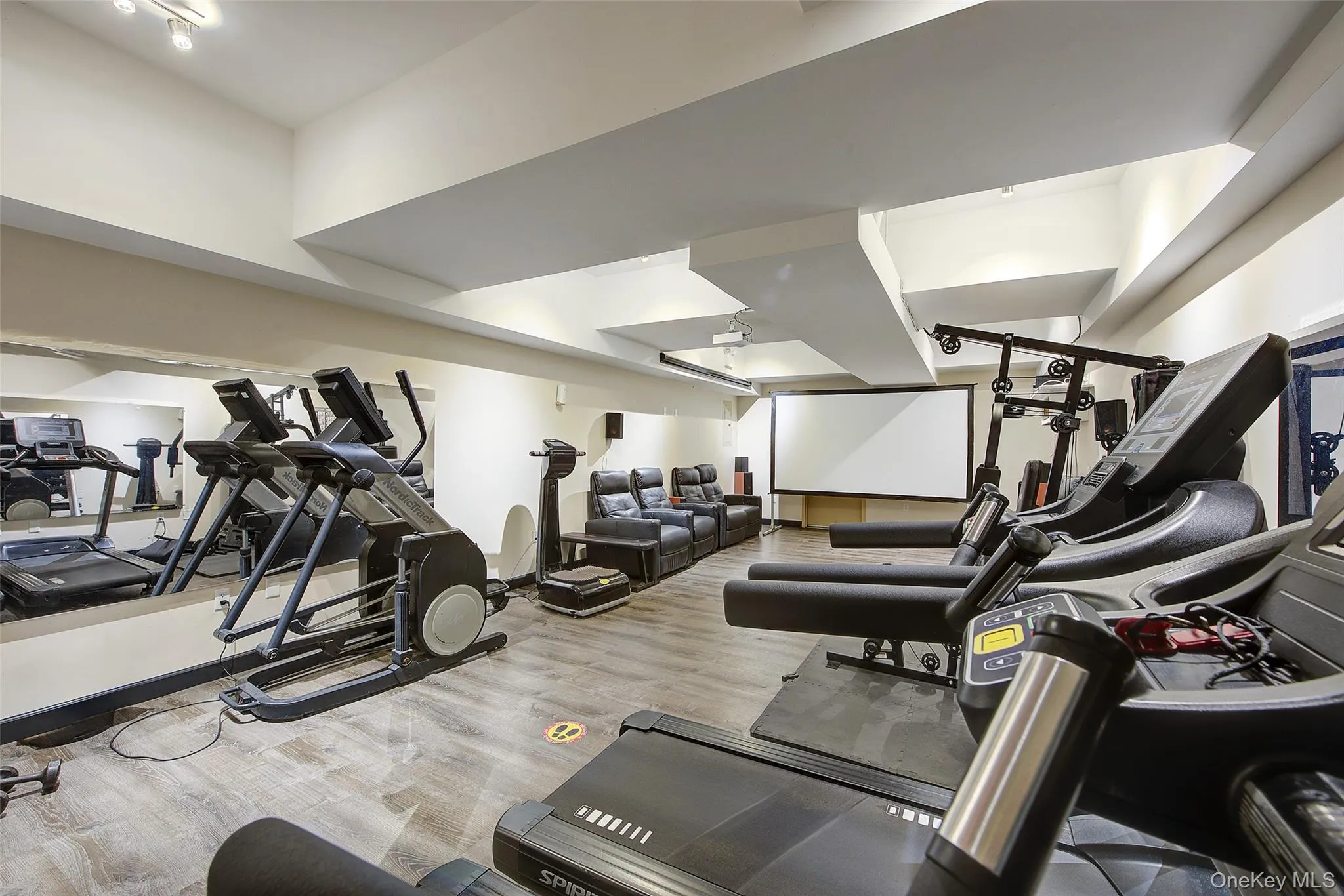 118-17 Union Turnpike, New York, NY, 3 Rooms Rooms,1 BathroomBathrooms,Residential,For Rent,Union,0,1025007 118-17 Union Turnpike, New York, NY, 3 Rooms Rooms,1 BathroomBathrooms,Residential,For Rent,Union,0,1025007