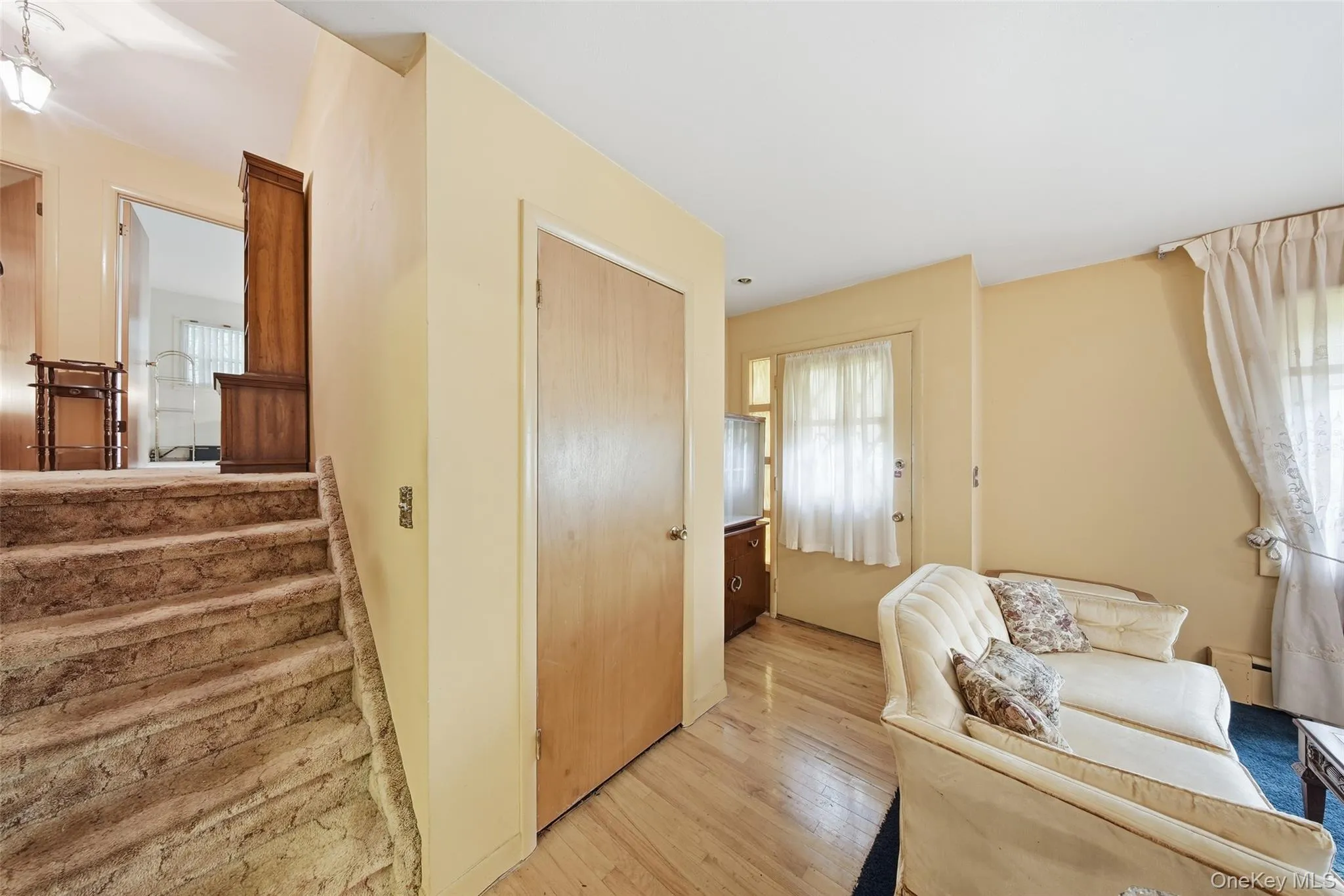 84 Railroad Avenue, Fallsburg, NY, 3 Bedrooms Bedrooms, 5 Rooms Rooms,1 BathroomBathrooms,Residential,For Rent,Railroad,0,1025011 84 Railroad Avenue, Fallsburg, NY, 3 Bedrooms Bedrooms, 5 Rooms Rooms,1 BathroomBathrooms,Residential,For Rent,Railroad,0,1025011