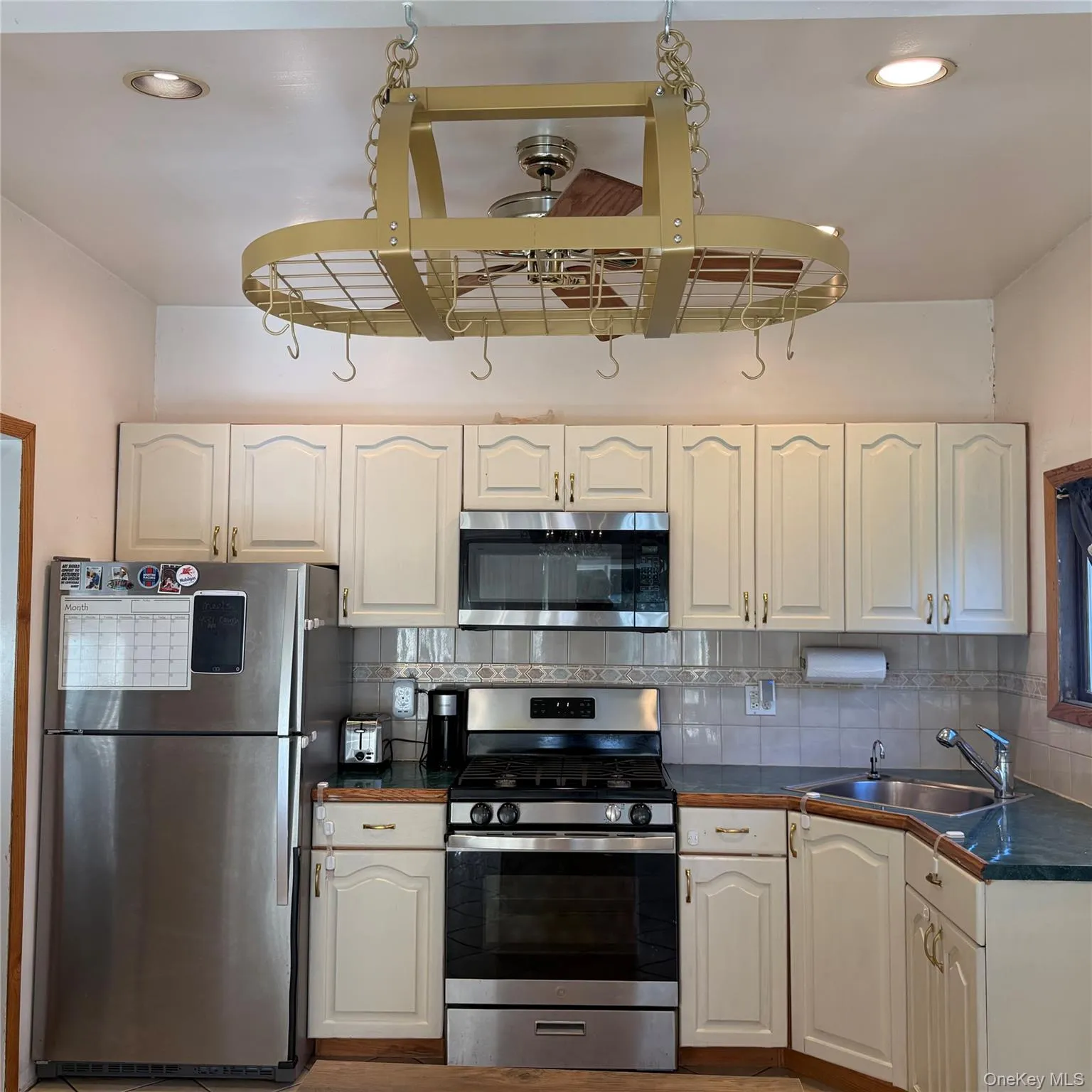 25 Chatham Terrace, Yonkers, NY, 4 Bedrooms Bedrooms, 6 Rooms Rooms,1 BathroomBathrooms,Residential,For Rent,Chatham,0,1025013 25 Chatham Terrace, Yonkers, NY, 4 Bedrooms Bedrooms, 6 Rooms Rooms,1 BathroomBathrooms,Residential,For Rent,Chatham,0,1025013