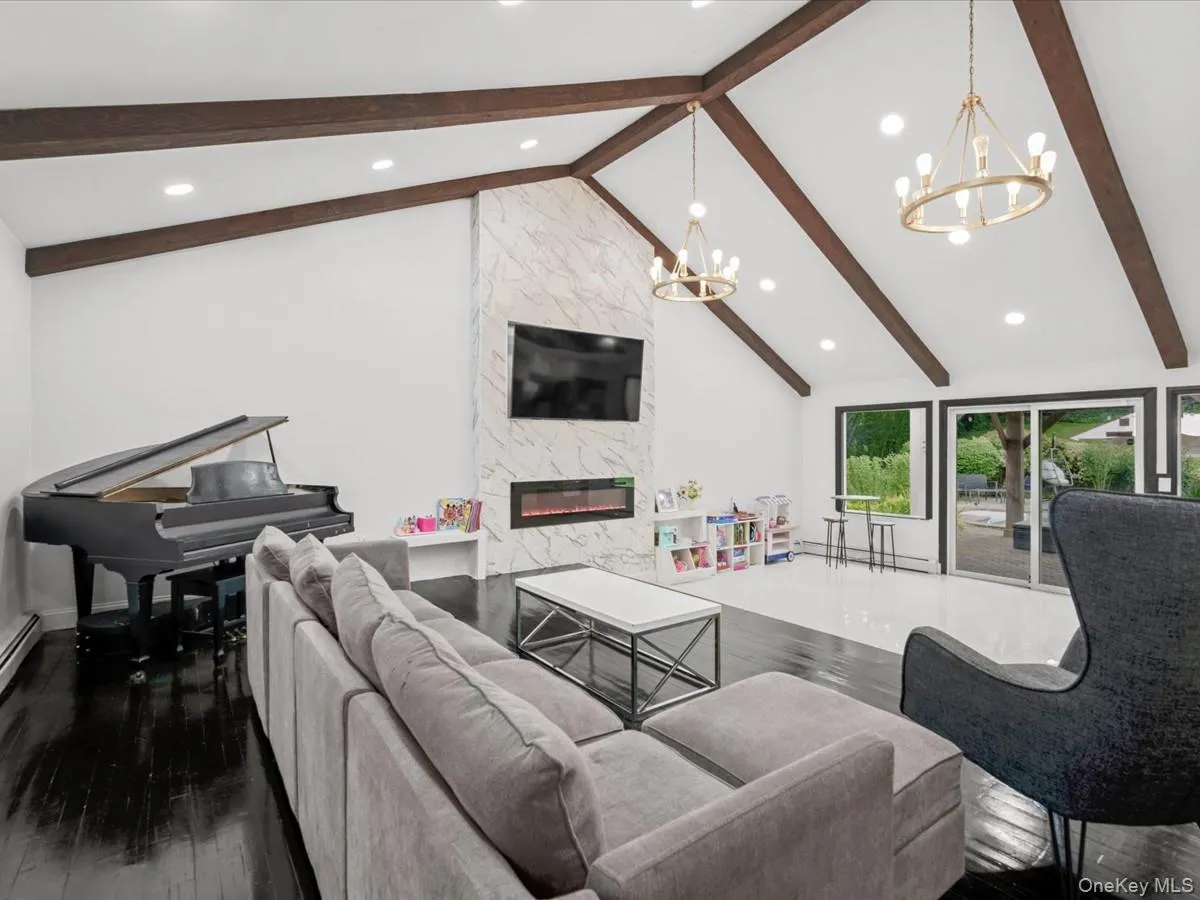 234 Townline Road, Smithtown, NY, 4 Bedrooms Bedrooms, 7 Rooms Rooms,2 BathroomsBathrooms,Residential,For Rent,Townline,0,1025016 234 Townline Road, Smithtown, NY, 4 Bedrooms Bedrooms, 7 Rooms Rooms,2 BathroomsBathrooms,Residential,For Rent,Townline,0,1025016