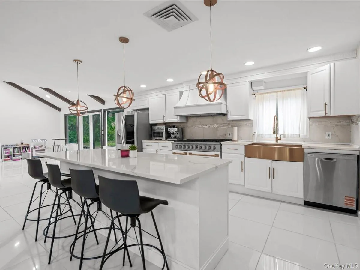 234 Townline Road, Smithtown, NY, 4 Bedrooms Bedrooms, 7 Rooms Rooms,2 BathroomsBathrooms,Residential,For Rent,Townline,0,1025016 234 Townline Road, Smithtown, NY, 4 Bedrooms Bedrooms, 7 Rooms Rooms,2 BathroomsBathrooms,Residential,For Rent,Townline,0,1025016